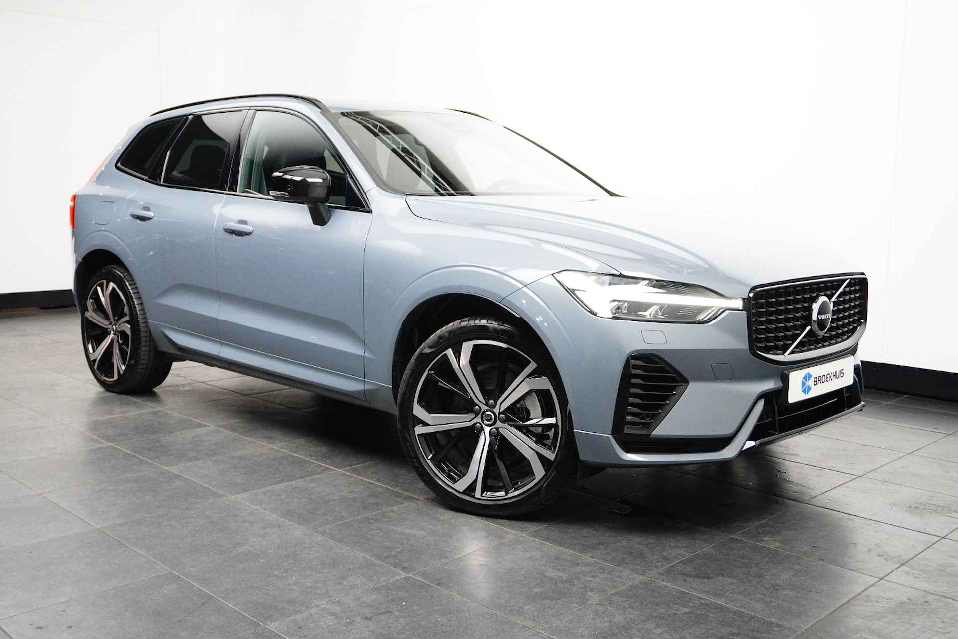 Volvo XC60 T6 350PK AWD Plus Dark | Trekhaak | Gelamineerd Glas | Adapt Led | Alarm | Parkeerverw - 16/22