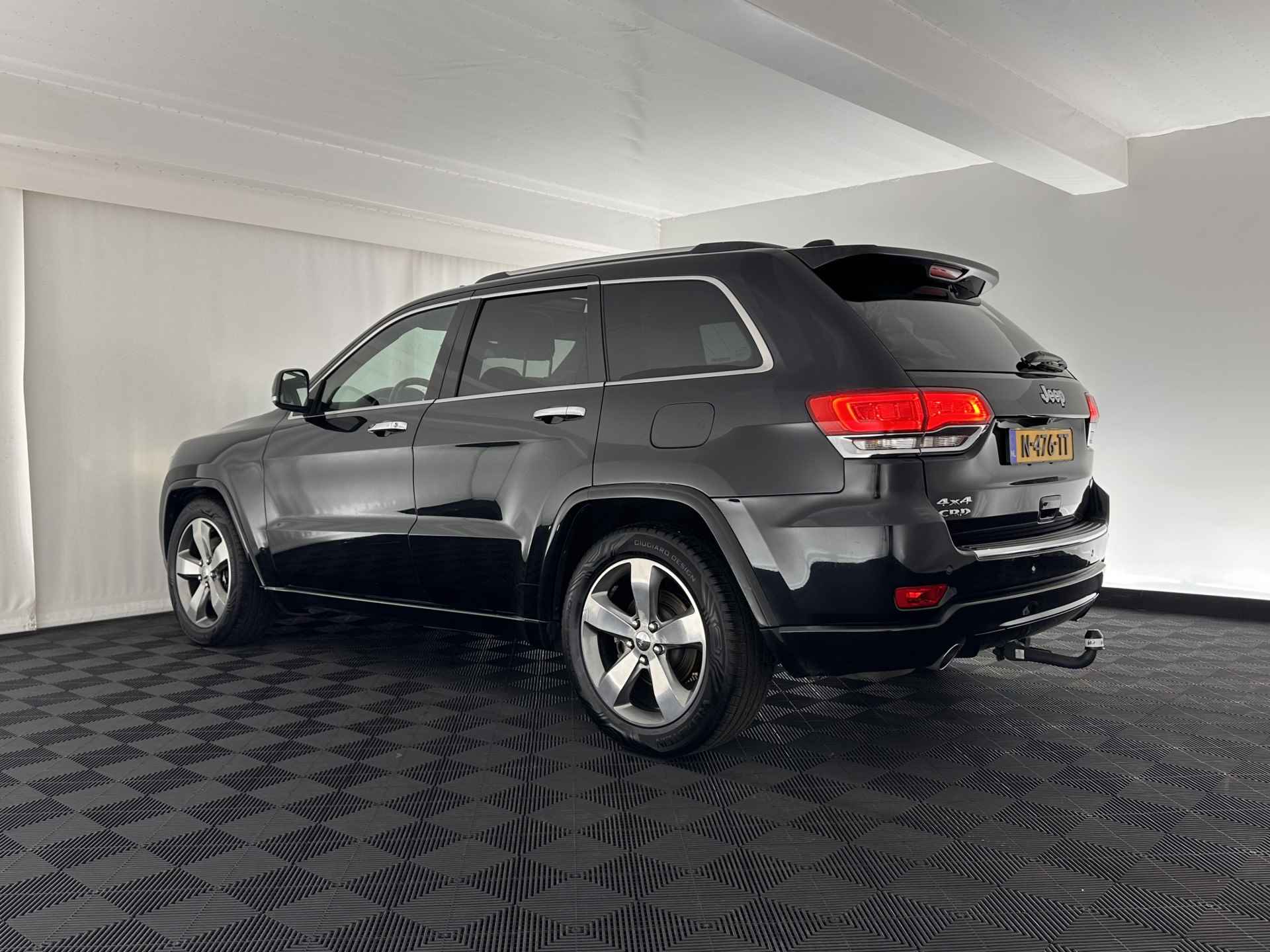 Jeep Grand Cherokee 3.0 CRD Overland Aut. *PANO |  FULL-LEATHER | XENON | DIGI-COCKPIT | AIR-SUSPENSION | BLIS | ADAPTIVE-CRUISE | MEMORY-PACK | CAMERA | KEYLESS | NAVI-FULLMAP | TOWBAR | COMFORT-SEATS | SHIFT-PADDLES |  DAB+ | - 4/36