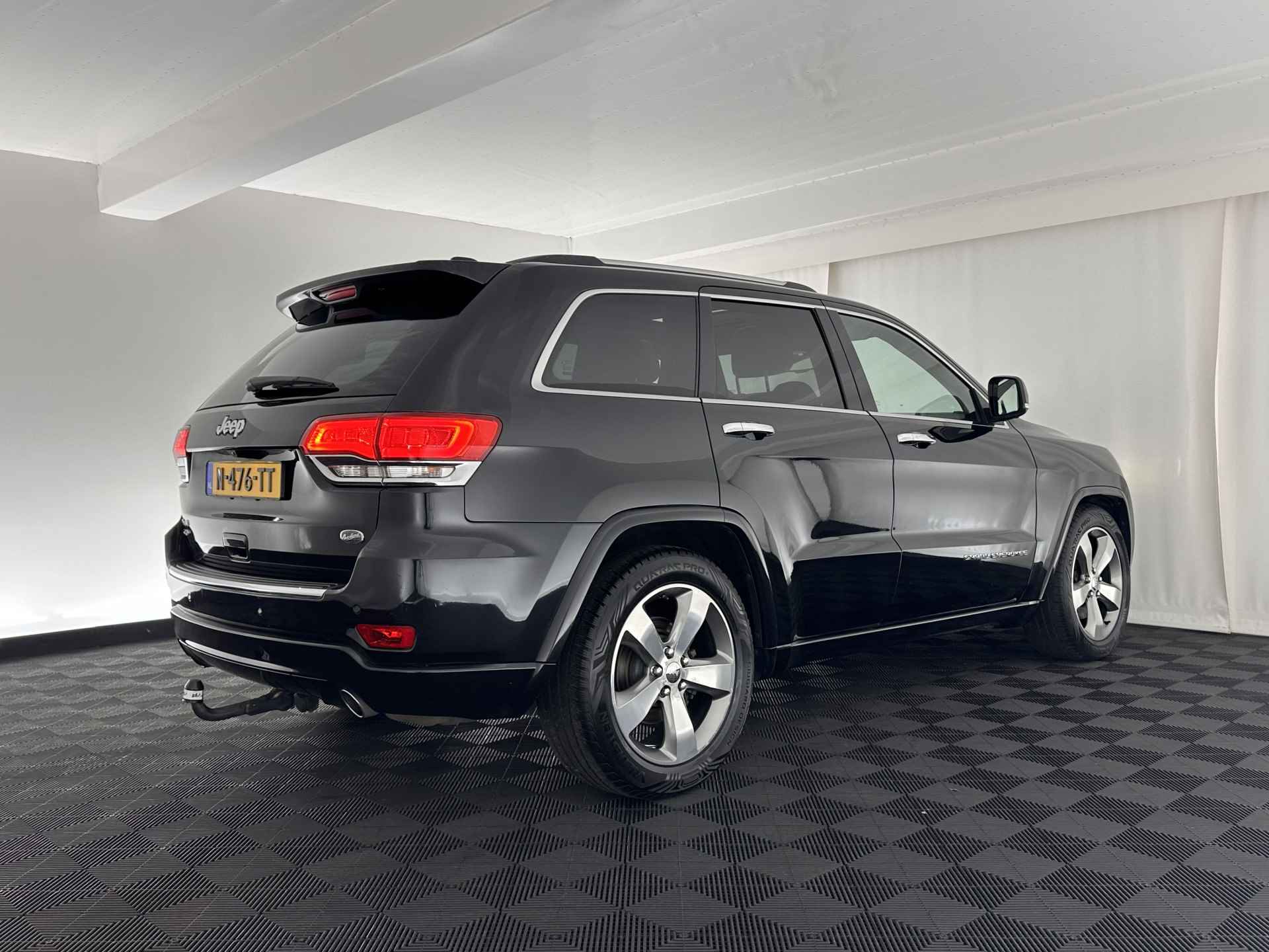 Jeep Grand Cherokee 3.0 CRD Overland Aut. *PANO |  FULL-LEATHER | XENON | DIGI-COCKPIT | AIR-SUSPENSION | BLIS | ADAPTIVE-CRUISE | MEMORY-PACK | CAMERA | KEYLESS | NAVI-FULLMAP | TOWBAR | COMFORT-SEATS | SHIFT-PADDLES |  DAB+ | - 6/36