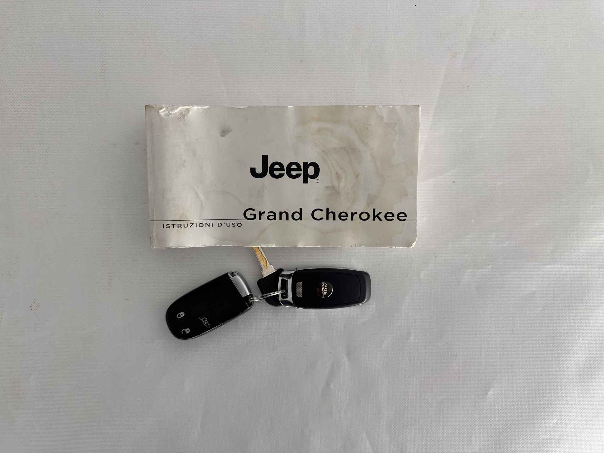 Jeep Grand Cherokee 3.0 CRD Overland Aut. *PANO |  FULL-LEATHER | XENON | DIGI-COCKPIT | AIR-SUSPENSION | BLIS | ADAPTIVE-CRUISE | MEMORY-PACK | CAMERA | KEYLESS | NAVI-FULLMAP | TOWBAR | COMFORT-SEATS | SHIFT-PADDLES |  DAB+ | - 32/36