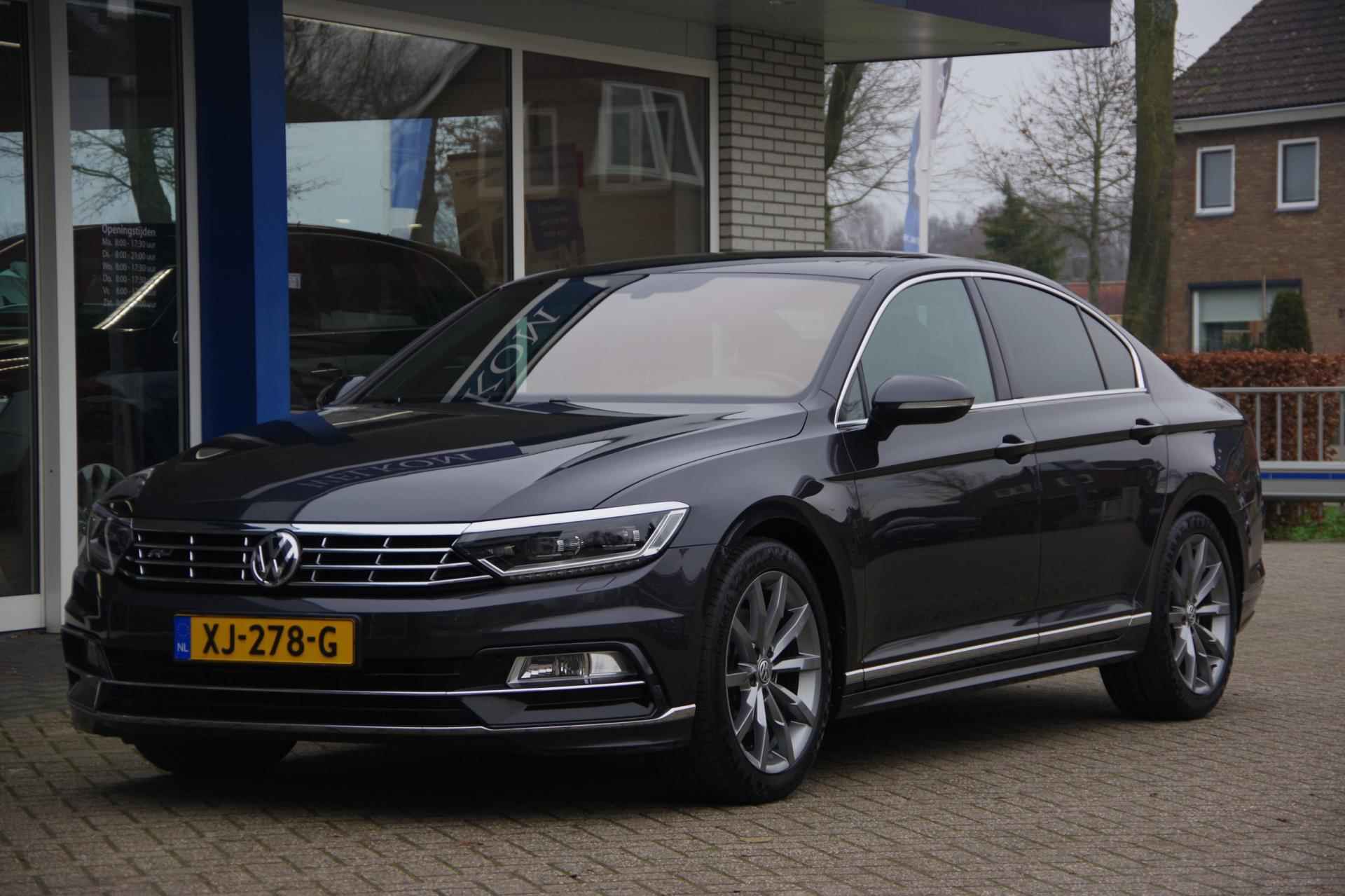 Volkswagen Passat 1.4 TSI R-Line Panoramadak Camera Trekhaak LED Leer - 3/44