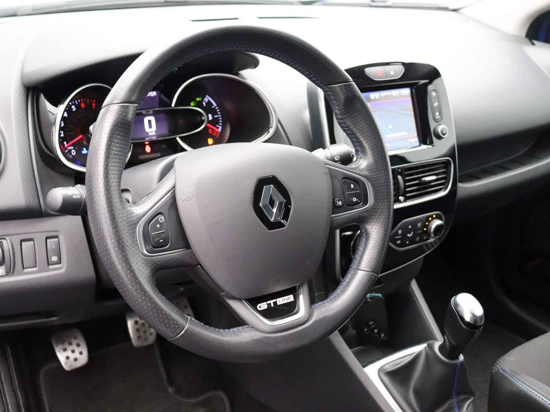 Renault Clio TCe 90pk Intens | Stoelverwarming | Licht metalen wielen | Navigatie | Privacy glass | Airco | Climate control | GT-line uniek! | - 16/48