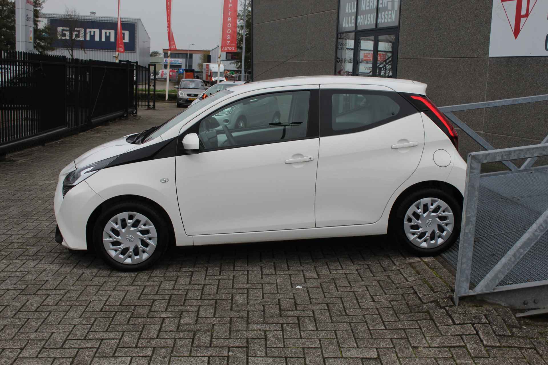 Toyota Aygo 1.0 VVT-i x-play Limited Airco/Apple Carplay/Bluetooth/Elektrische Ramen - 4/18