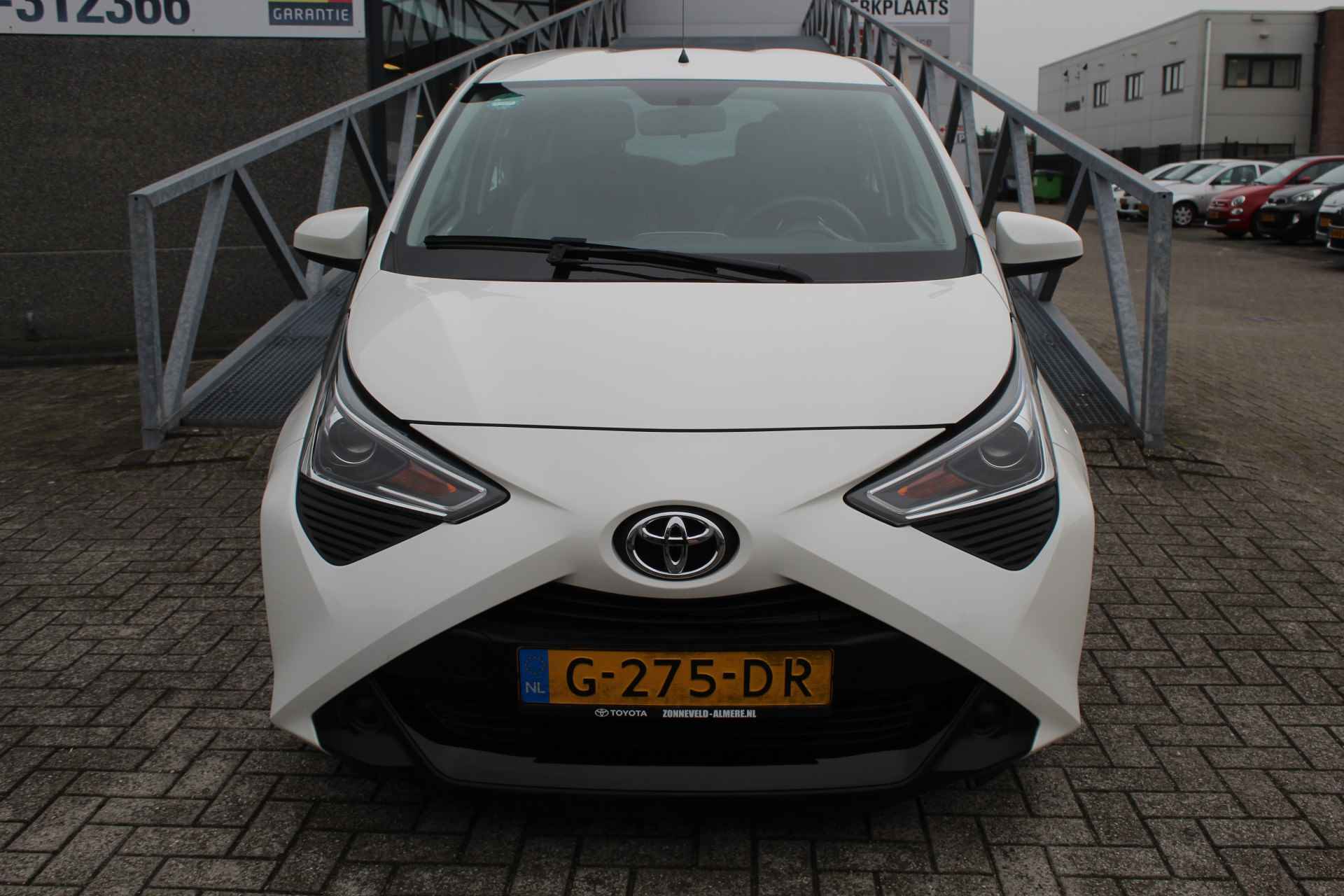 Toyota Aygo 1.0 VVT-i x-play Limited Airco/Apple Carplay/Bluetooth/Elektrische Ramen - 6/18