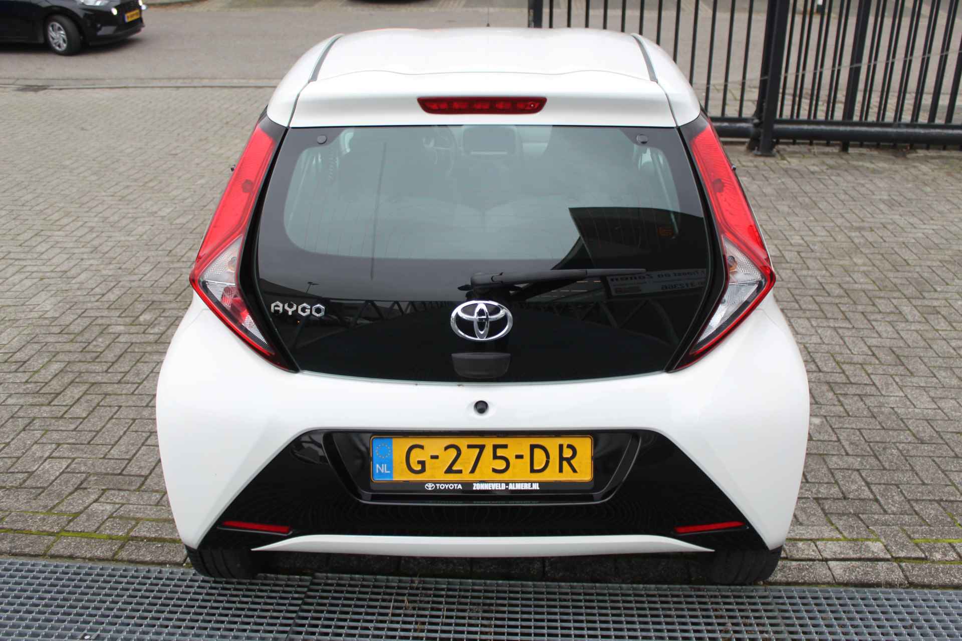 Toyota Aygo 1.0 VVT-i x-play Limited Airco/Apple Carplay/Bluetooth/Elektrische Ramen - 9/18