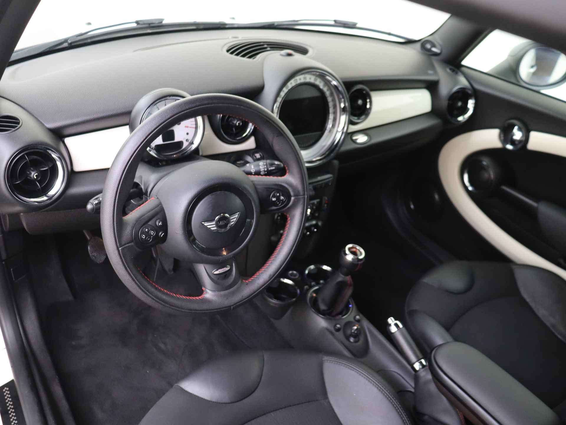 MINI Mini 1.6 Cooper Westminster 123 pk | Navigatie | Climate Control 17 inch Lichtmetalen Velgen - 6/32