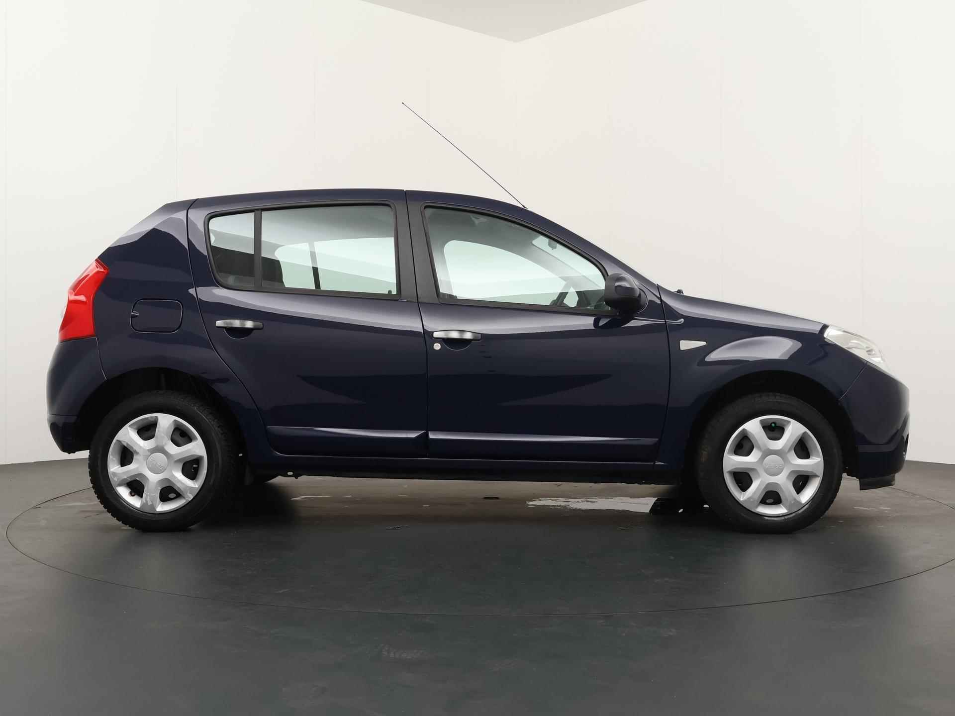 Dacia Sandero 1.2 Lauréate - 6/17