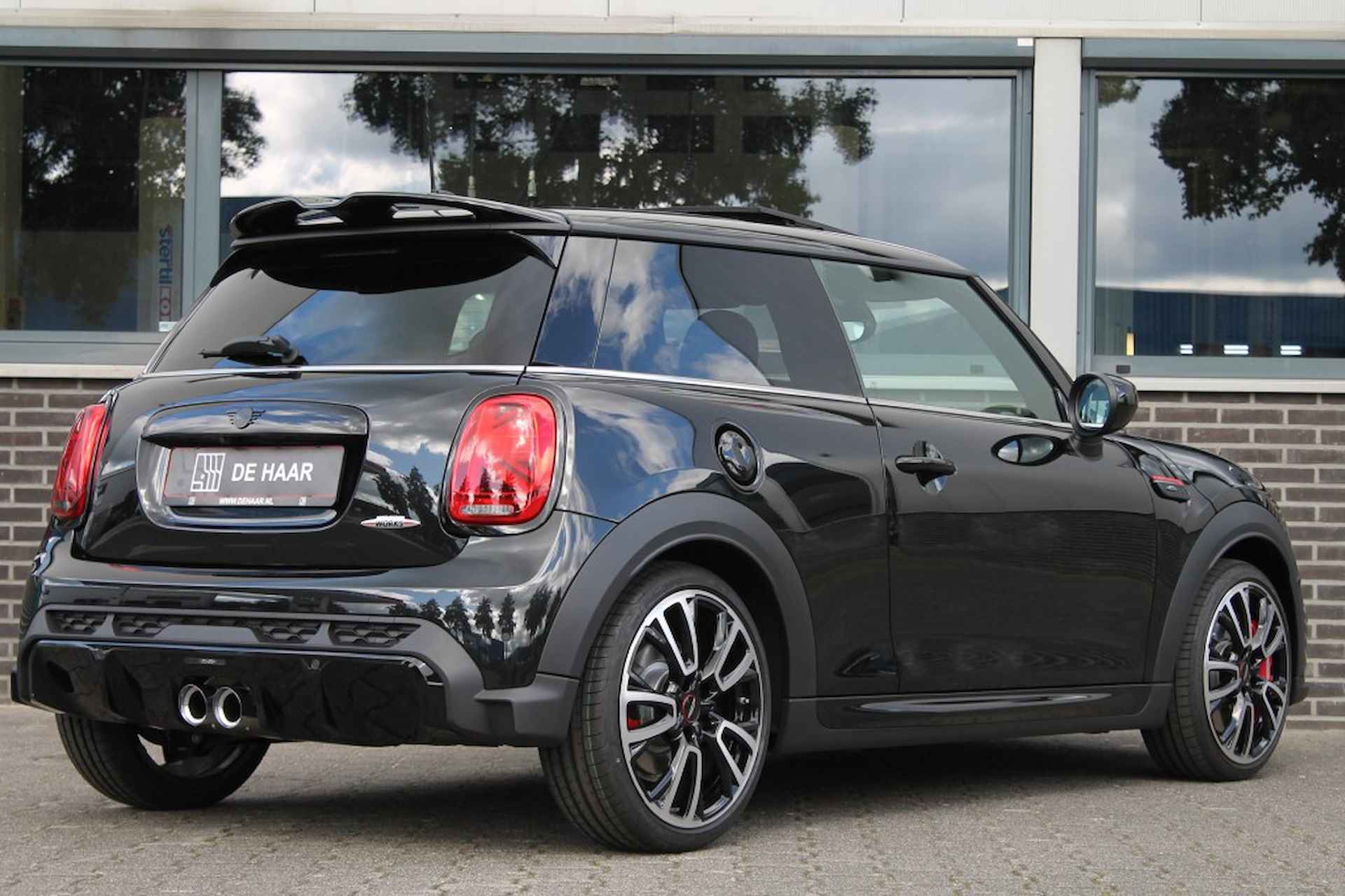 MINI John Cooper Works 2.0 - 231PK Automaat -  Head-Up - Leder - Camera - Harman/Kardon - 21/59