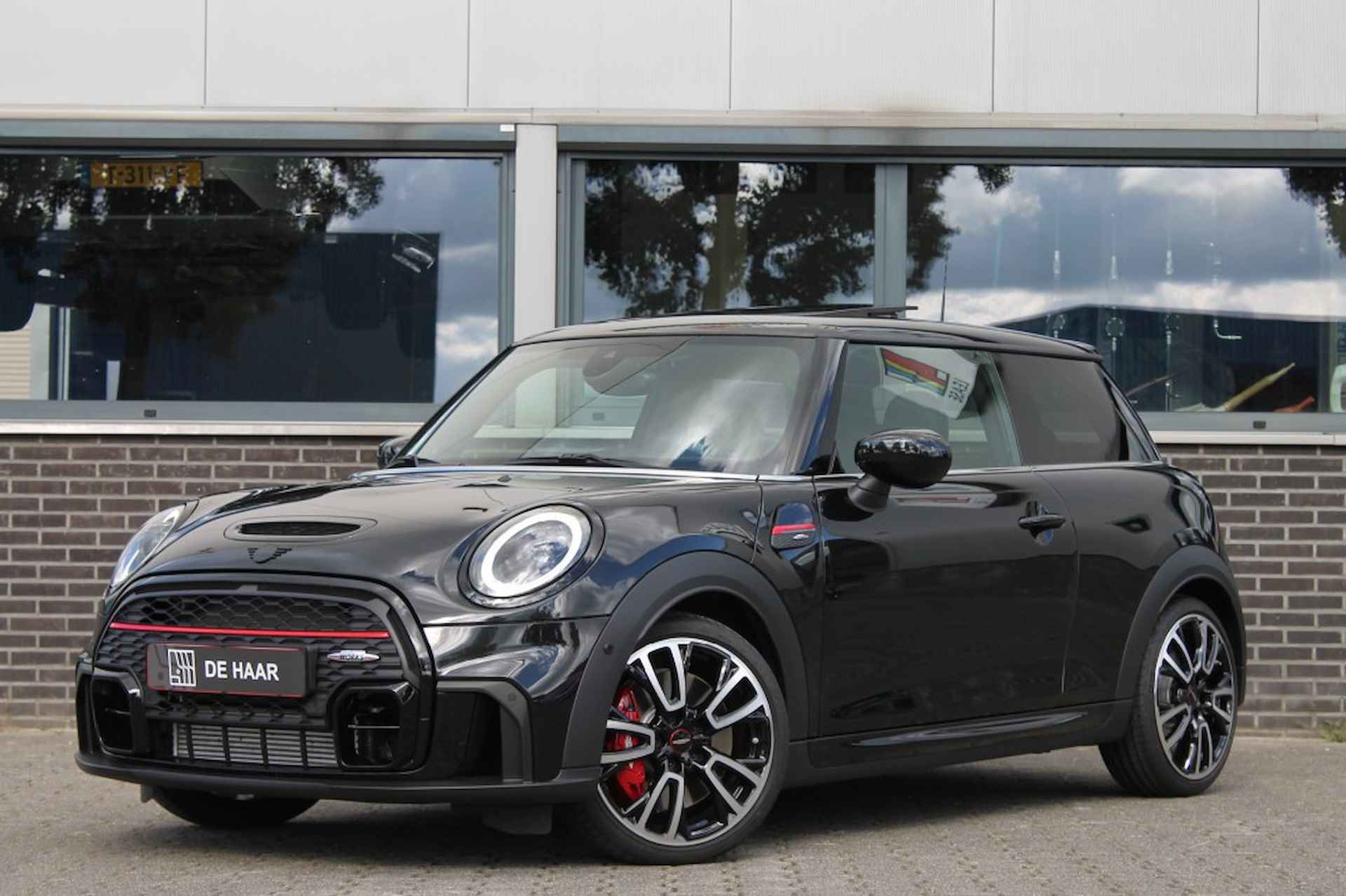 MINI John Cooper Works 2.0 - 231PK Automaat -  Head-Up - Leder - Camera - Harman/Kardon - 2/25