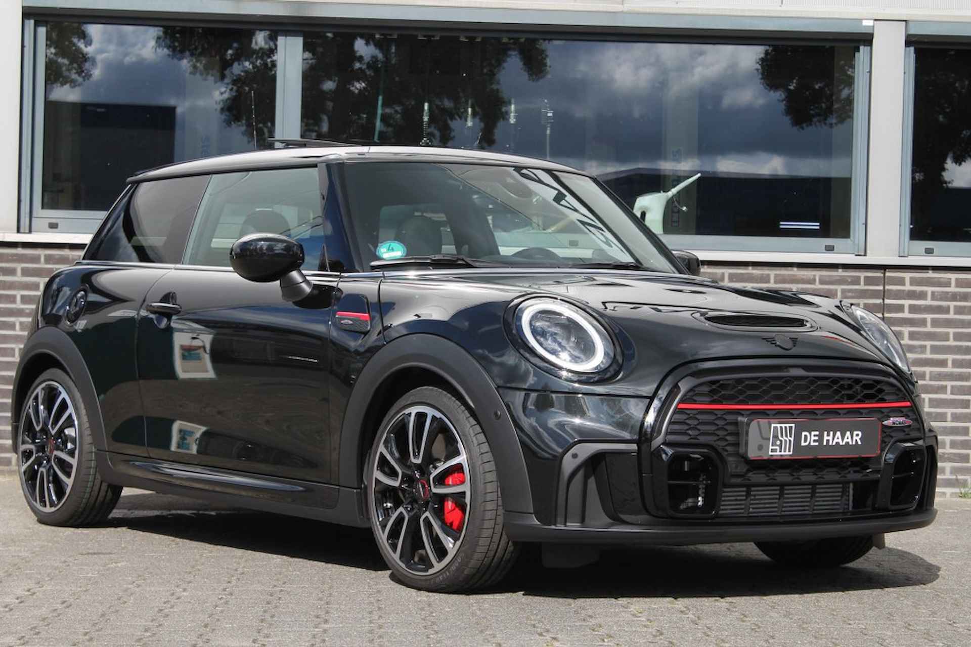 MINI John Cooper Works 2.0 - 231PK Automaat -  Head-Up - Leder - Camera - Harman/Kardon - 11/25