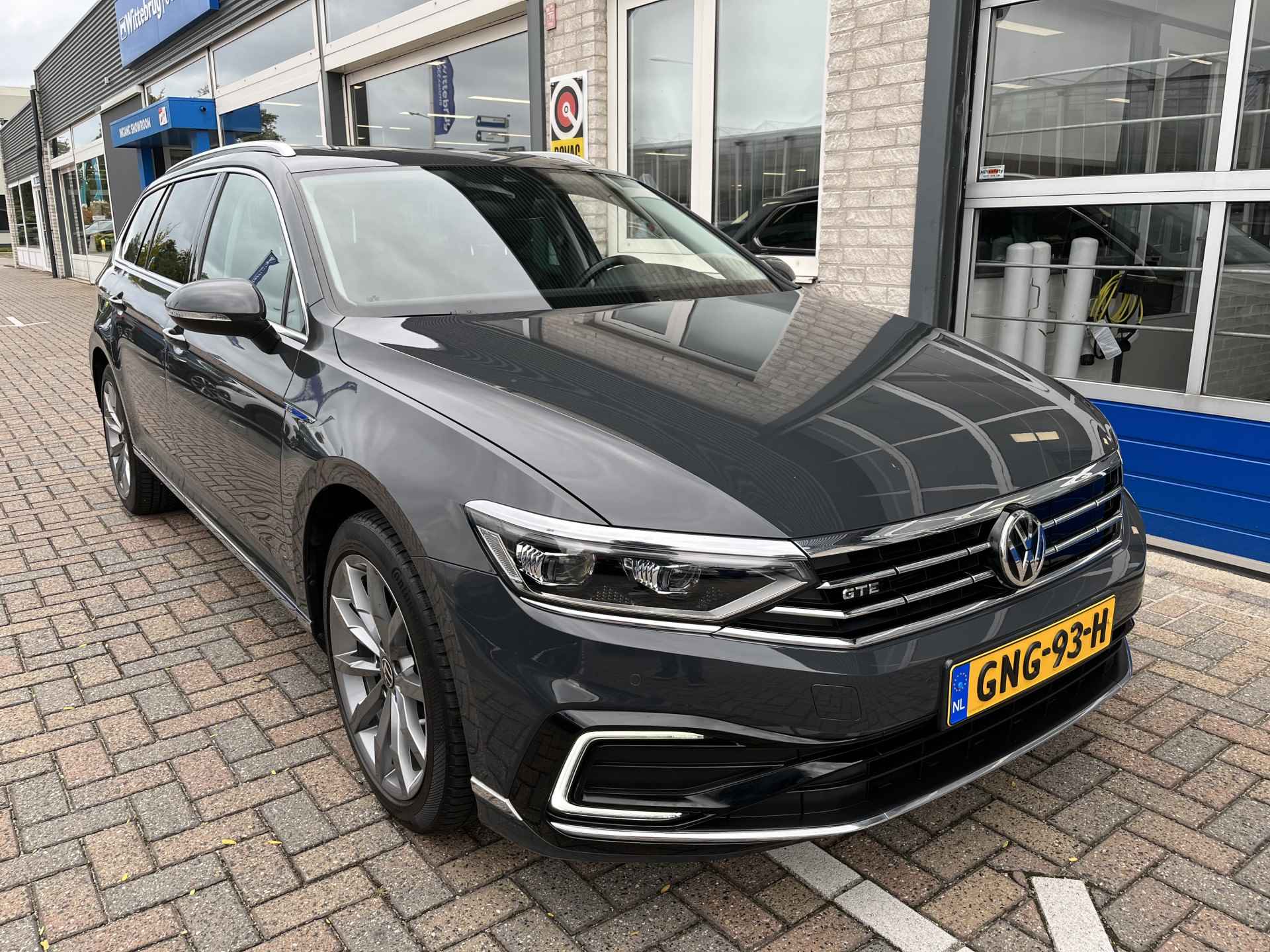 Volkswagen Passat Variant 1.4 TSI PHEV GTE Business / AUTOMAAT/ PANO/ TREKHAAK/ VOLLEDIG LEDER/ CAMERA/ PARK. SENSOREN/ DODE HOEK/ LED/ ERGO COMFORT/ STOEL VERWARM./ ADAPT. CRUISE/ APP CONNECT/ NAVI/ CLIMA/ - 32/36