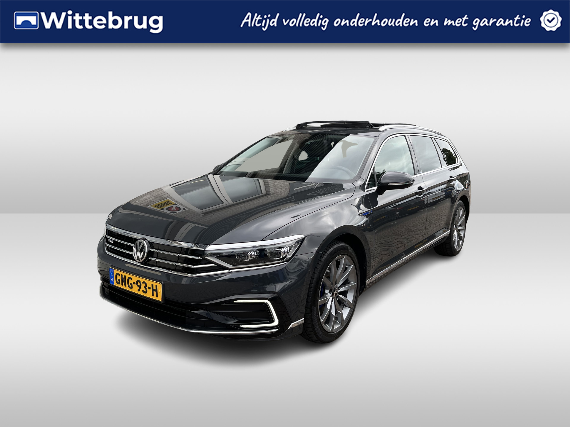 Volkswagen Passat Variant 1.4 TSI PHEV GTE Business / AUTOMAAT/ PANO/ TREKHAAK/ VOLLEDIG LEDER/ CAMERA/ PARK. SENSOREN/ DODE HOEK/ LED/ ERGO COMFORT/ STOEL VERWARM./ ADAPT. CRUISE/ APP CONNECT/ NAVI/ CLIMA/