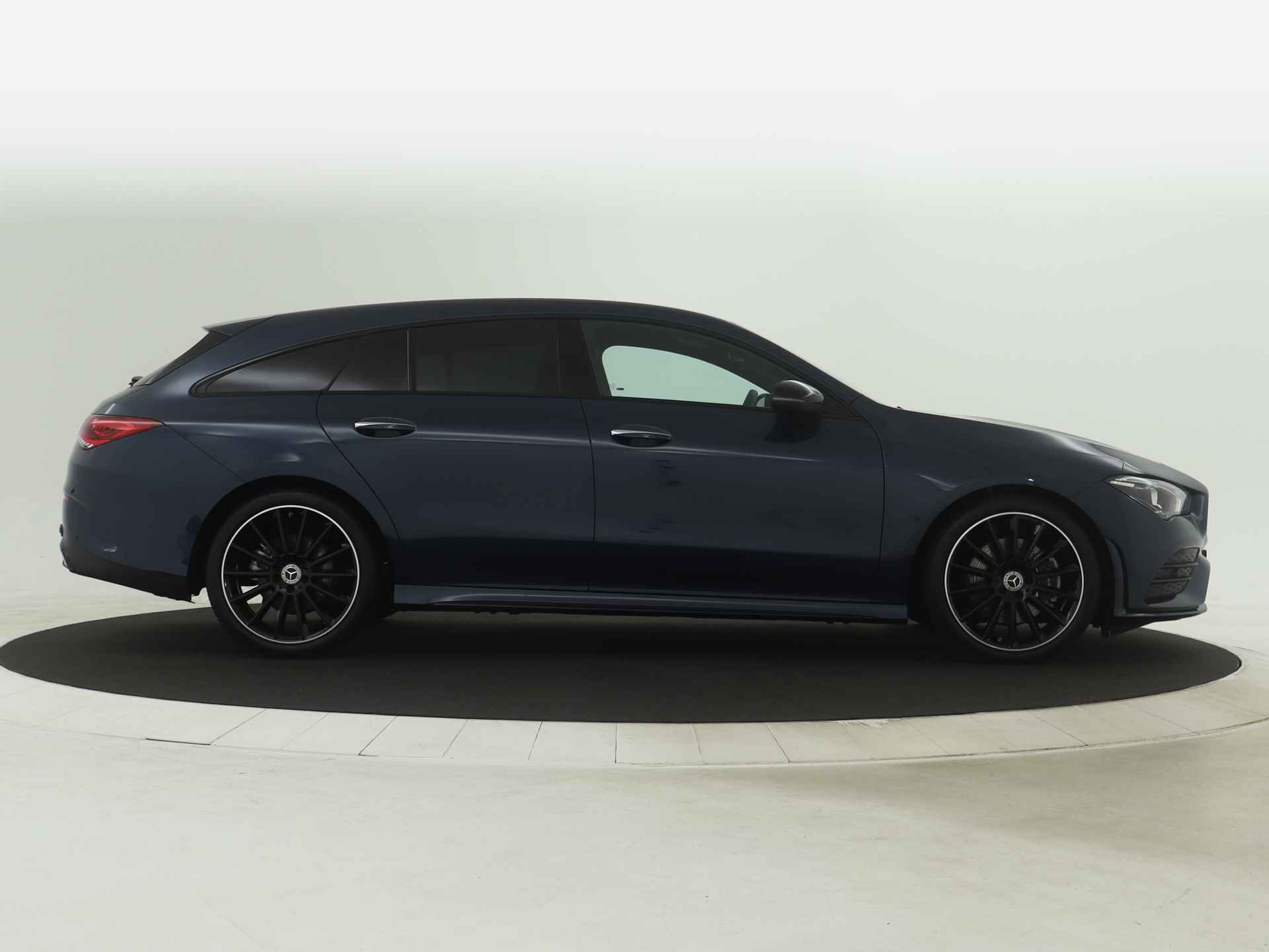 Mercedes-Benz CLA-Klasse Shooting Brake 200 AMG Line |  Trekhaak | Nightpakket | Premium pakket | KEYLESS GO-comfortpakket | Parkeerpakket met achteruitrijcamera | Antidiefstalpakket GUARD 360° Plus | - 12/38