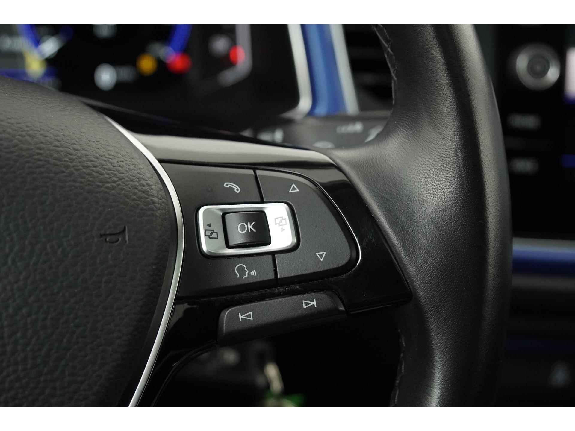 Volkswagen T-Roc 1.0 TSI Style | Trekhaak | Panoramadak | Digital Cockpit | Camera | Zondag Open! - 10/45