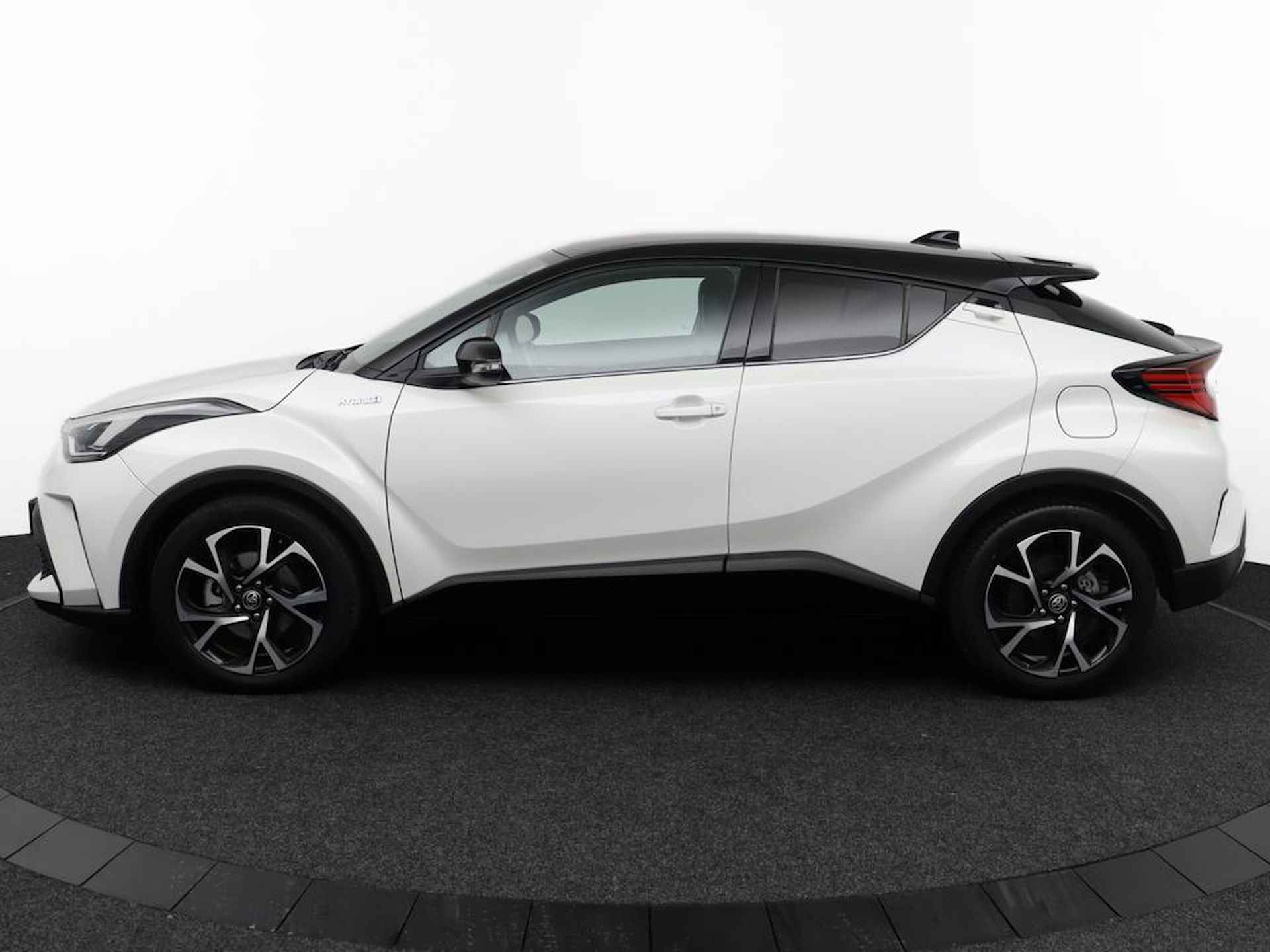 Toyota C-HR 2.0 Hybrid First Edition | Full leder | Afneembare trekhaak | Apple carplay/Android auto | - 3/50