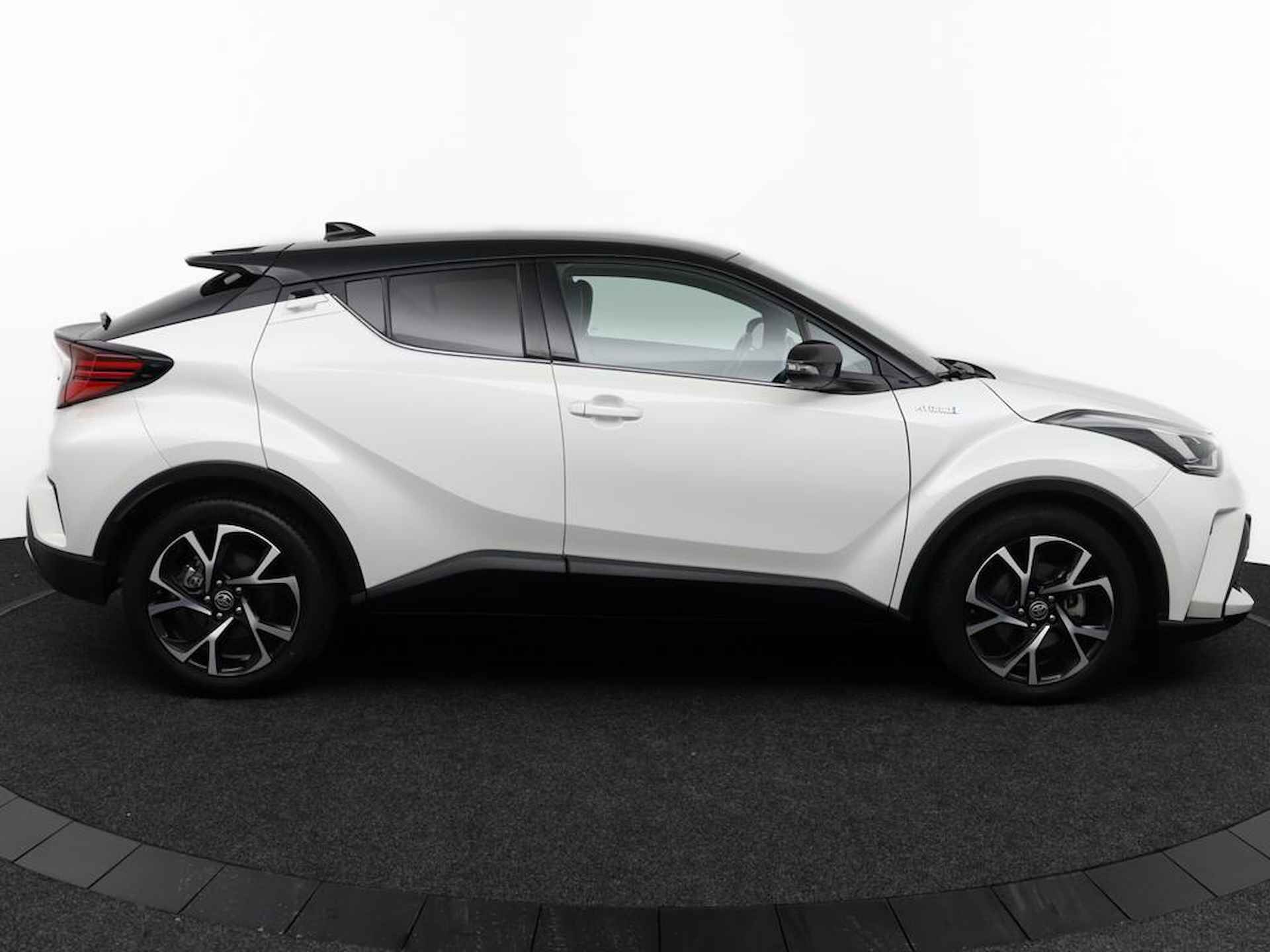 Toyota C-HR 2.0 Hybrid First Edition | Full leder | Afneembare trekhaak | Apple carplay/Android auto | - 13/50