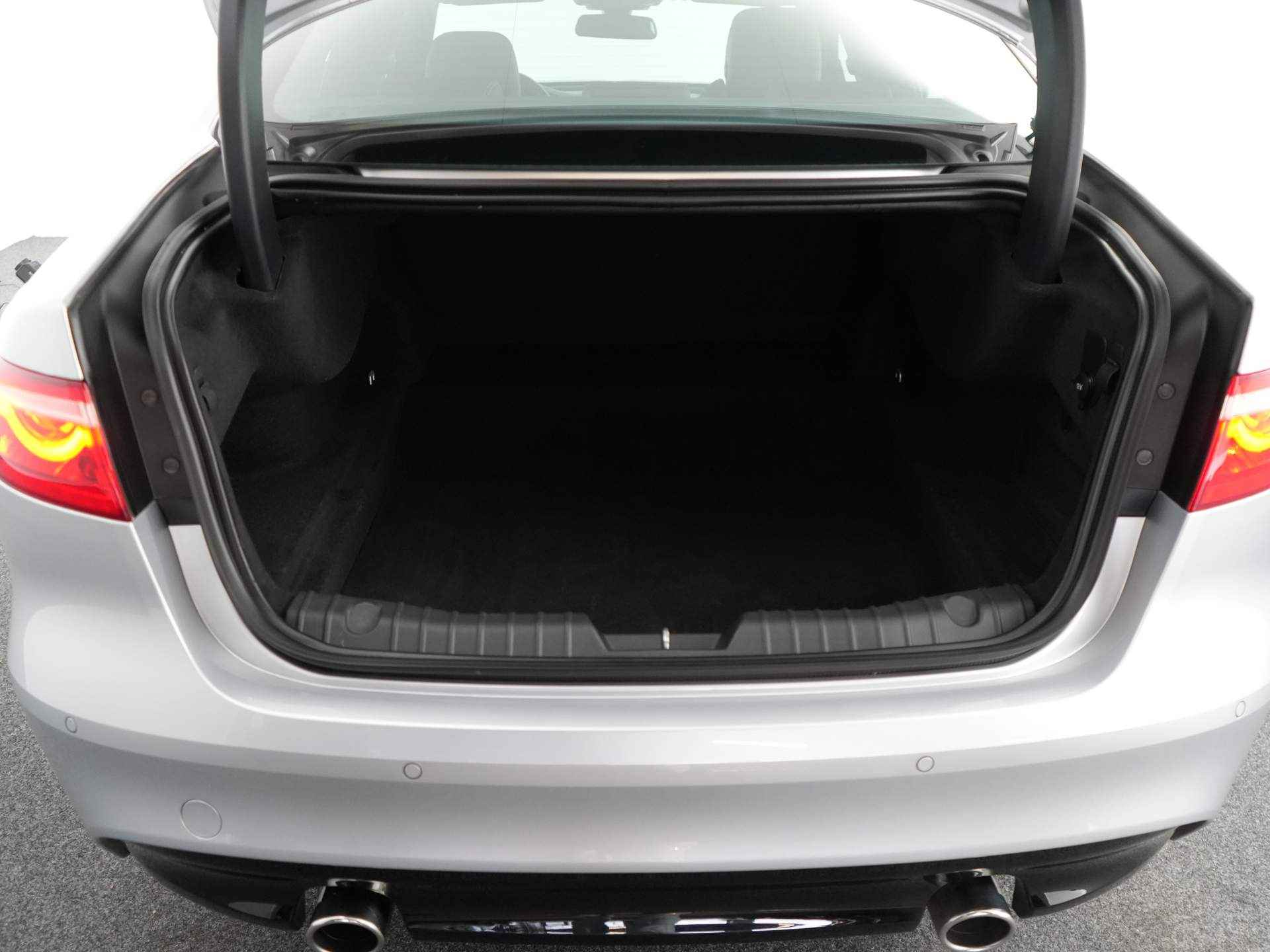Jaguar XF 3.0 S AWD | Navigatie | Camera | Sensoren V+A | Panorama dak - 13/31