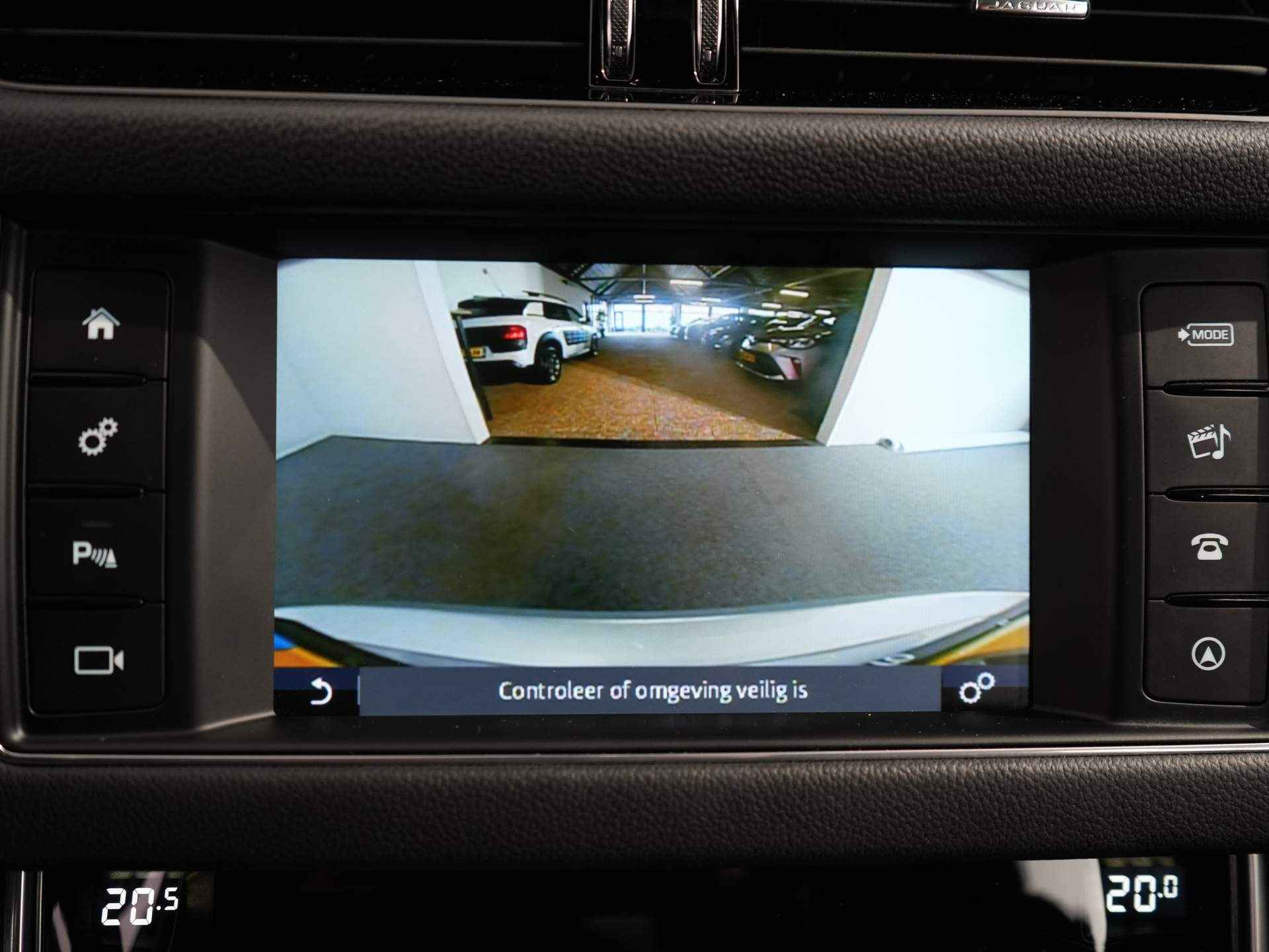 Jaguar XF 3.0 S AWD | Navigatie | Camera | Sensoren V+A | Panorama dak - 17/31