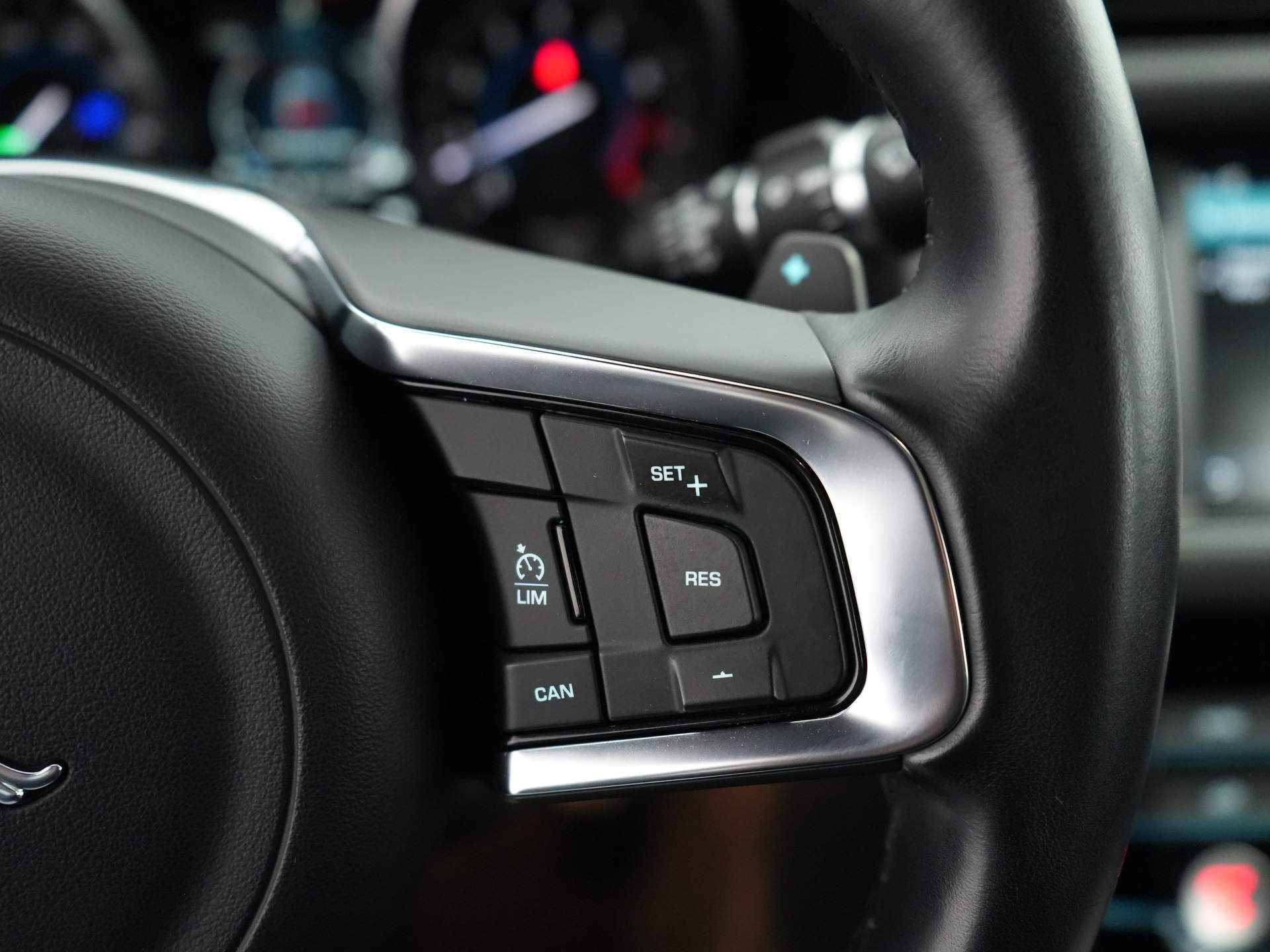 Jaguar XF 3.0 S AWD | Navigatie | Camera | Sensoren V+A | Panorama dak - 19/31