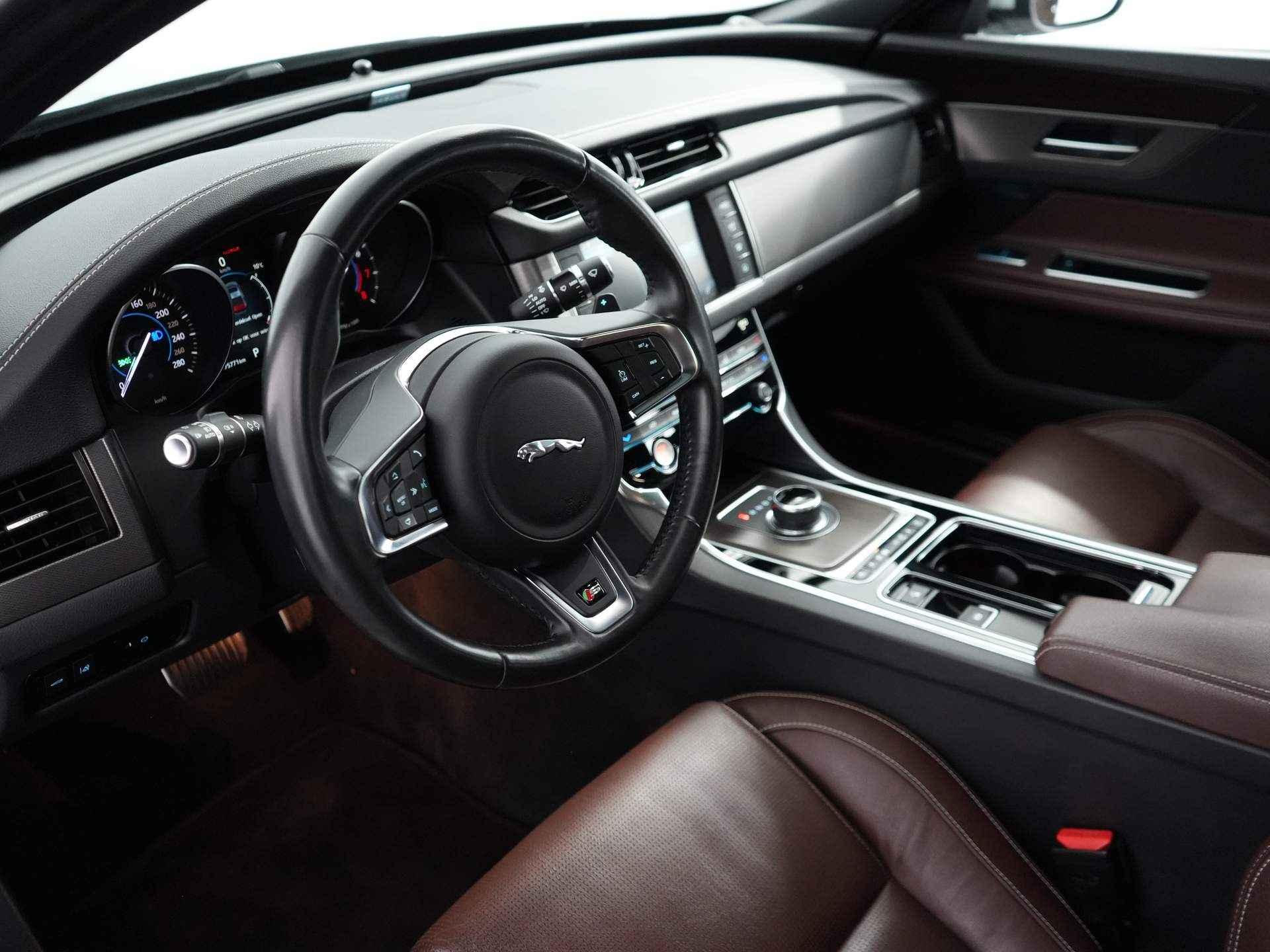 Jaguar XF 3.0 S AWD | Navigatie | Camera | Sensoren V+A | Panorama dak - 20/31