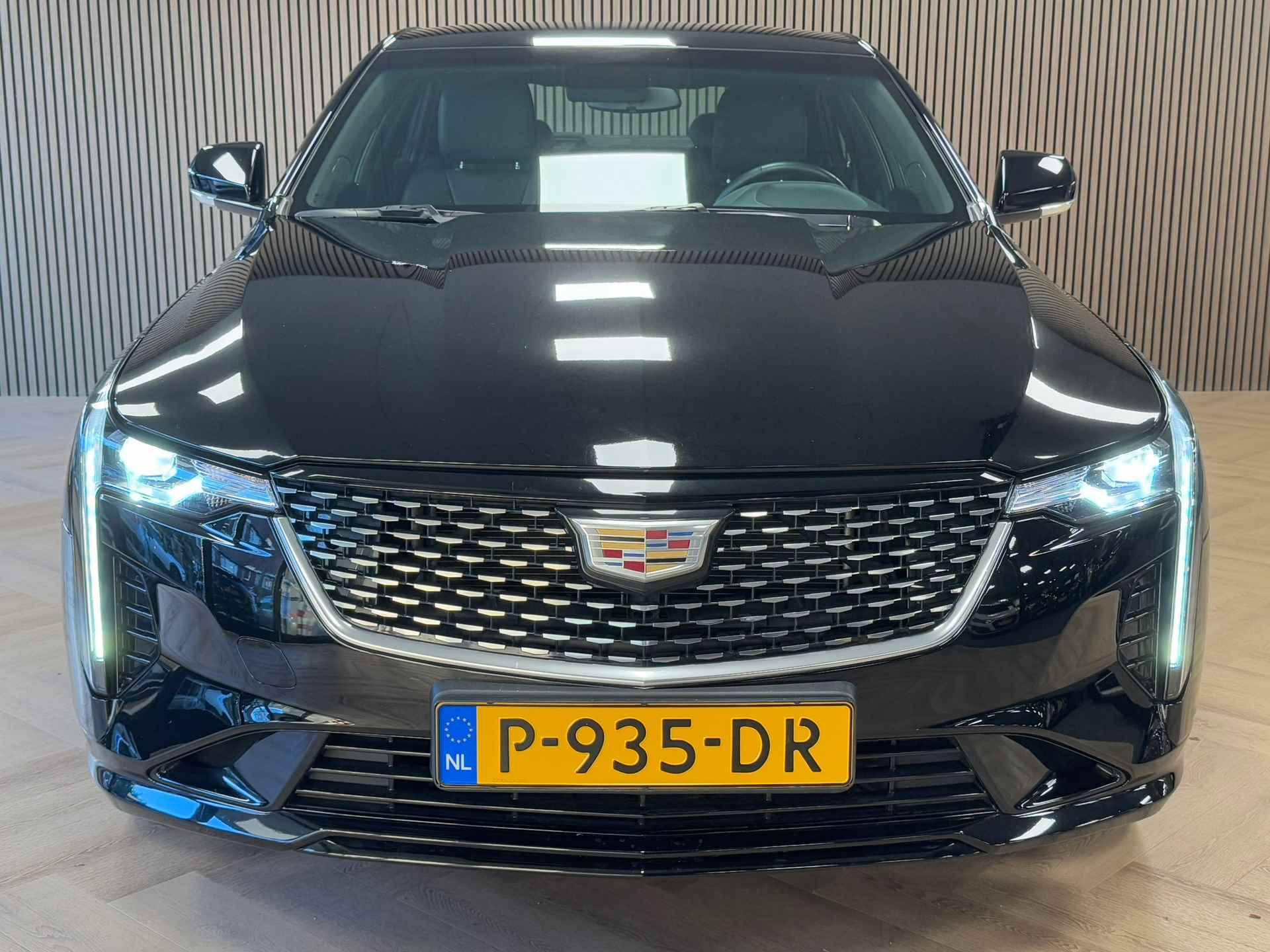 Cadillac CT4 350T AWD Aut. *5303km* CAMERA NAVIGATIE CRUISE APPLE CARPLAY LEDER STOELVERWARMING - 3/32