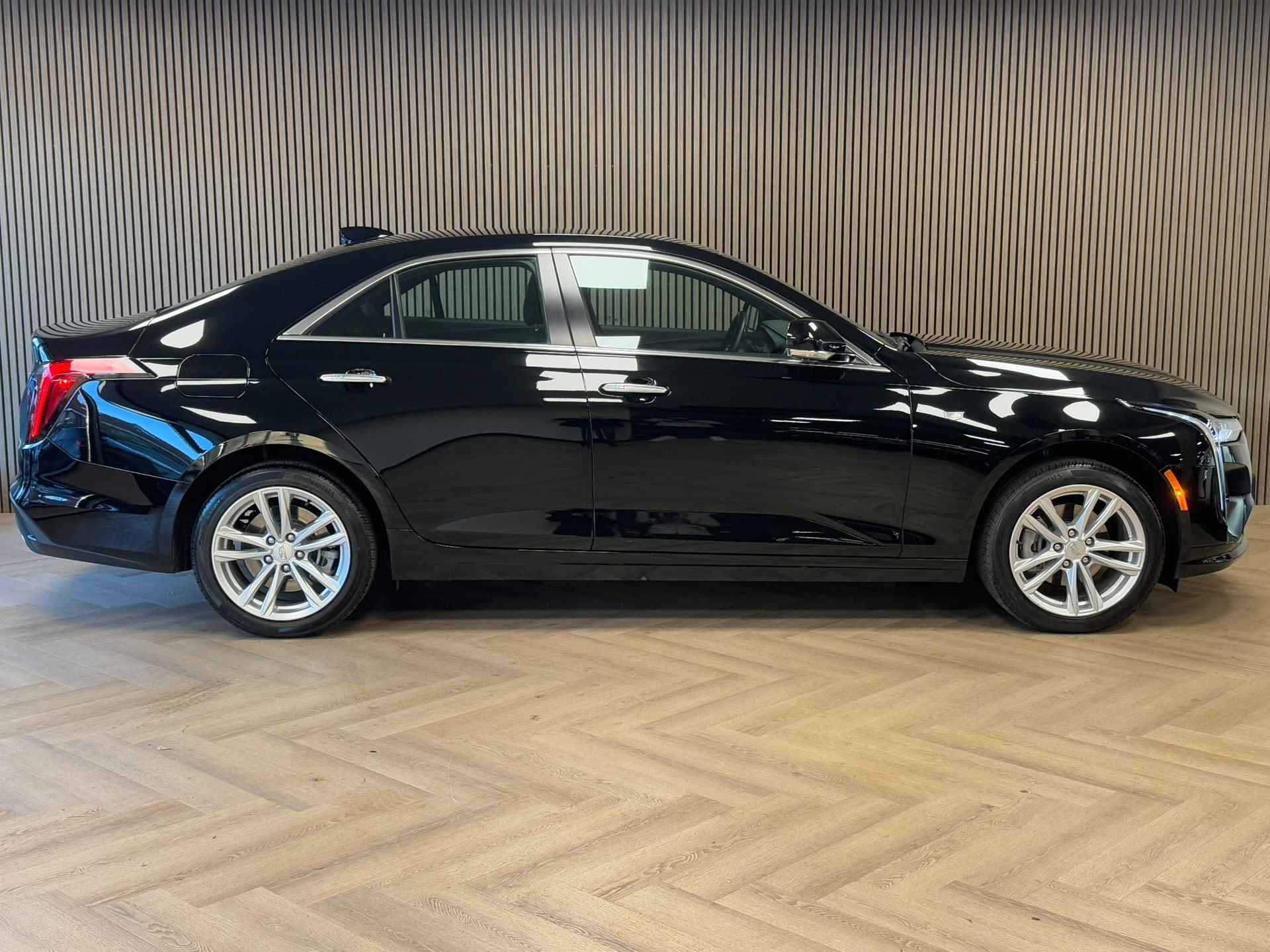 Cadillac CT4 350T AWD Aut. *5303km* CAMERA NAVIGATIE CRUISE APPLE CARPLAY LEDER STOELVERWARMING - 5/32