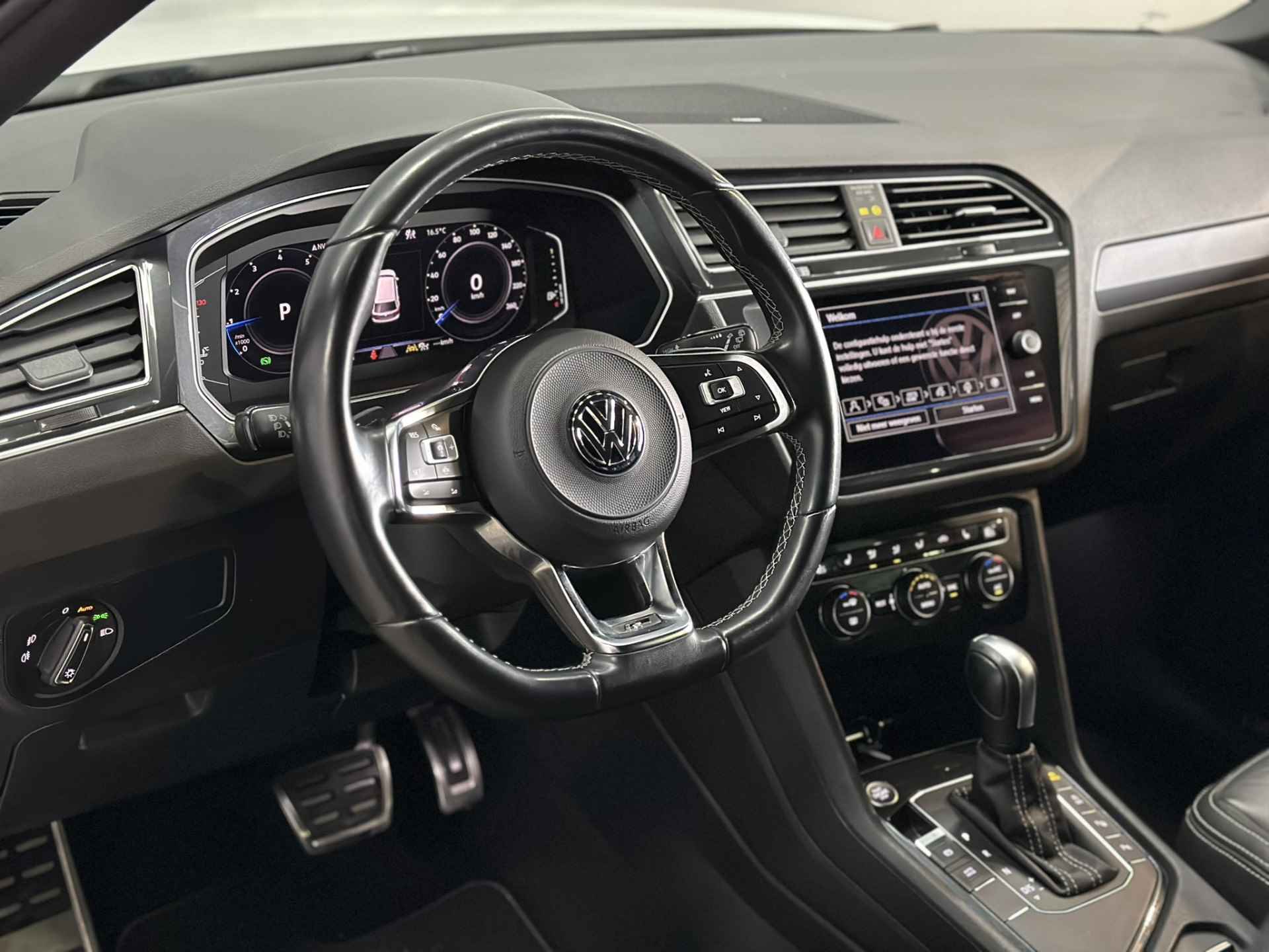 Volkswagen Tiguan 1.5 TSI ACT Highline Business R Line | Dynaudio | Virtual | Panorama | Leder | LED | Elek achterklep | Camera | Stoelverwarming | Isofix | NAP | - 19/49