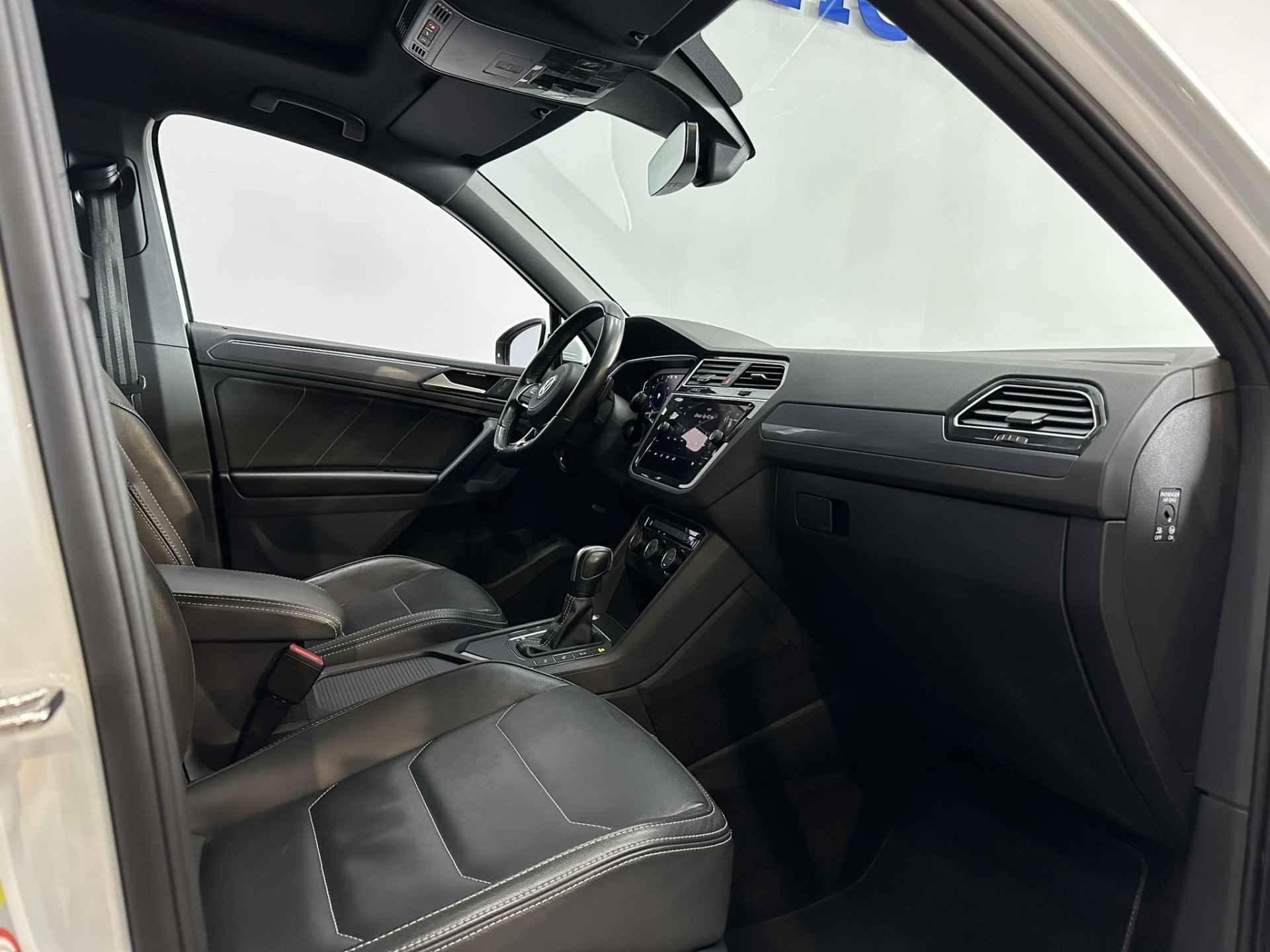 Volkswagen Tiguan 1.5 TSI ACT Highline Business R Line | Dynaudio | Virtual | Panorama | Leder | LED | Elek achterklep | Camera | Stoelverwarming | Isofix | NAP | - 33/49