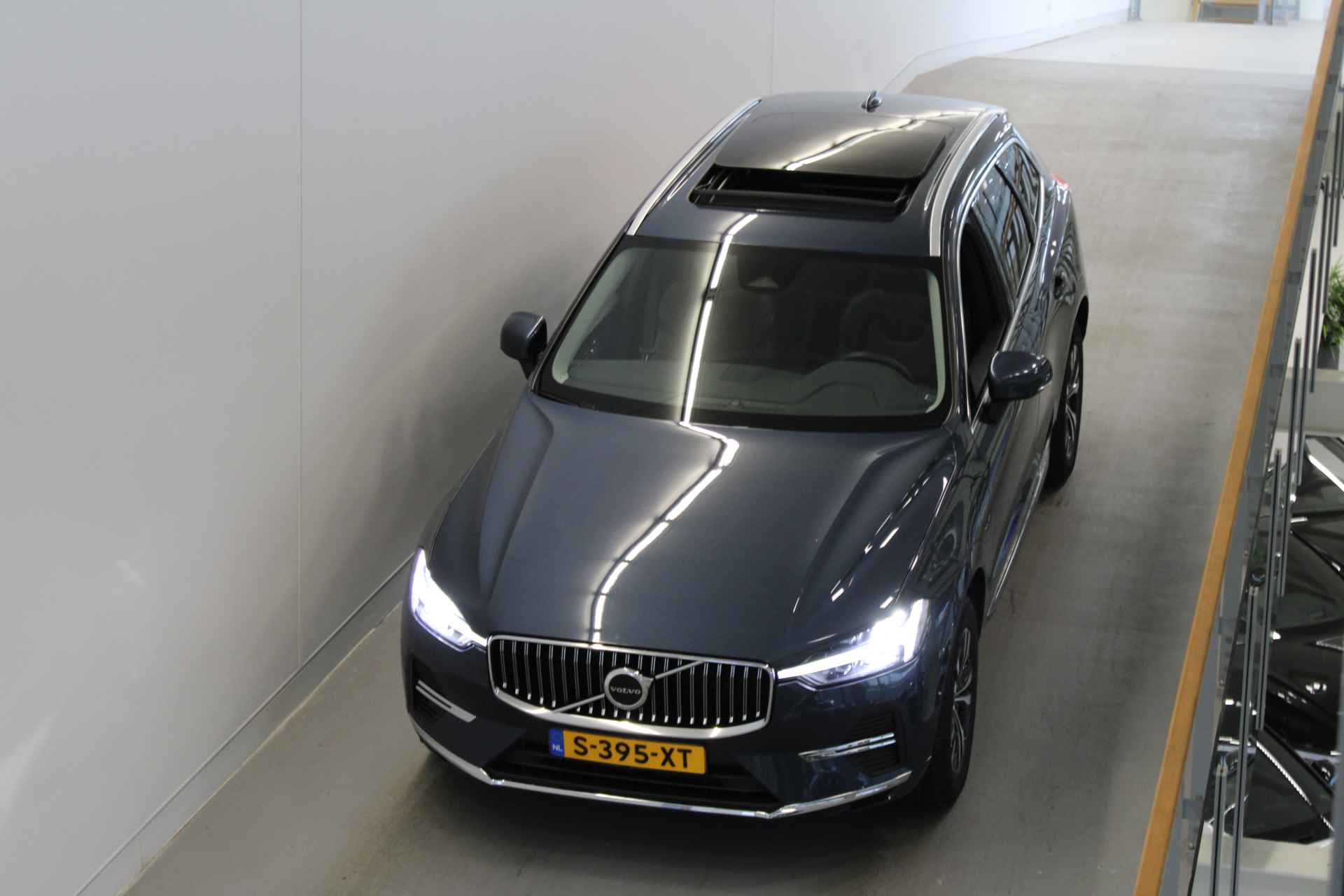 Volvo XC60 T6 350PK AWD Core Bright | Trekhaak | Adapt Led | Standverw | Panoramadak | Achterb Verw | Leer - 24/53