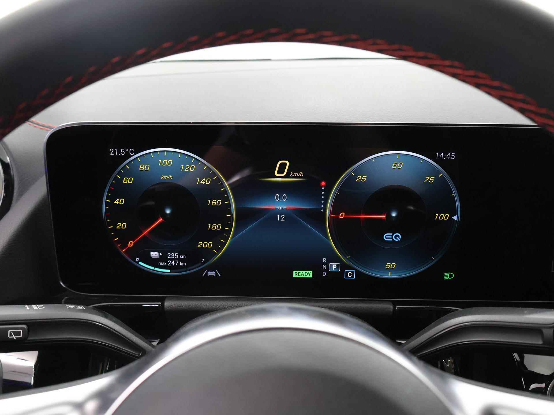 Mercedes-Benz EQA 250+ AMG Line 71 kWh | Panoramdak | Nightpakket incl. 20'' | achteruitrijcamera | stoelverwarming | Led - 13/49