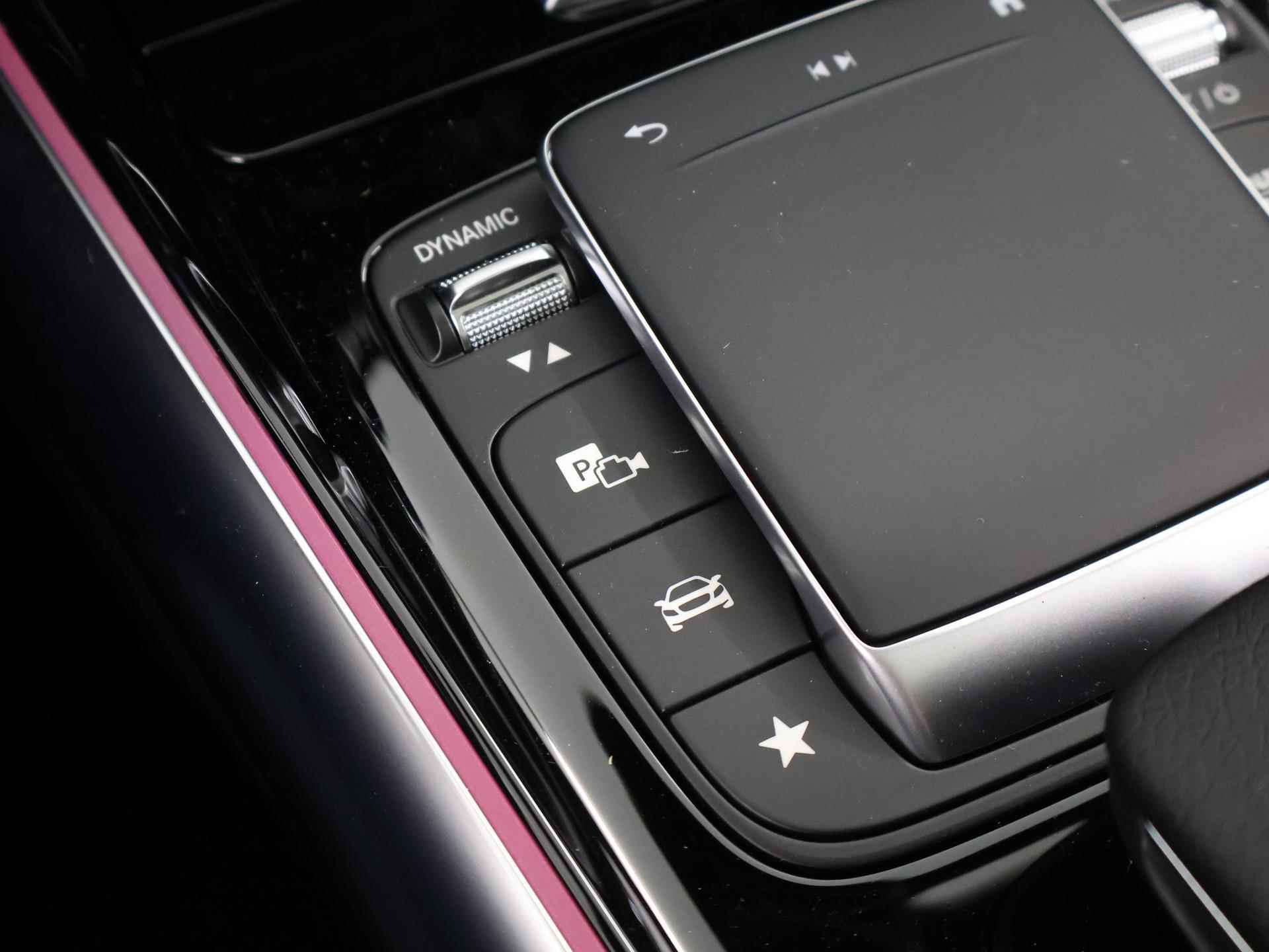 Mercedes-Benz EQA 250+ AMG Line 71 kWh | Panoramdak | Nightpakket incl. 20'' | achteruitrijcamera | stoelverwarming | Led - 30/49