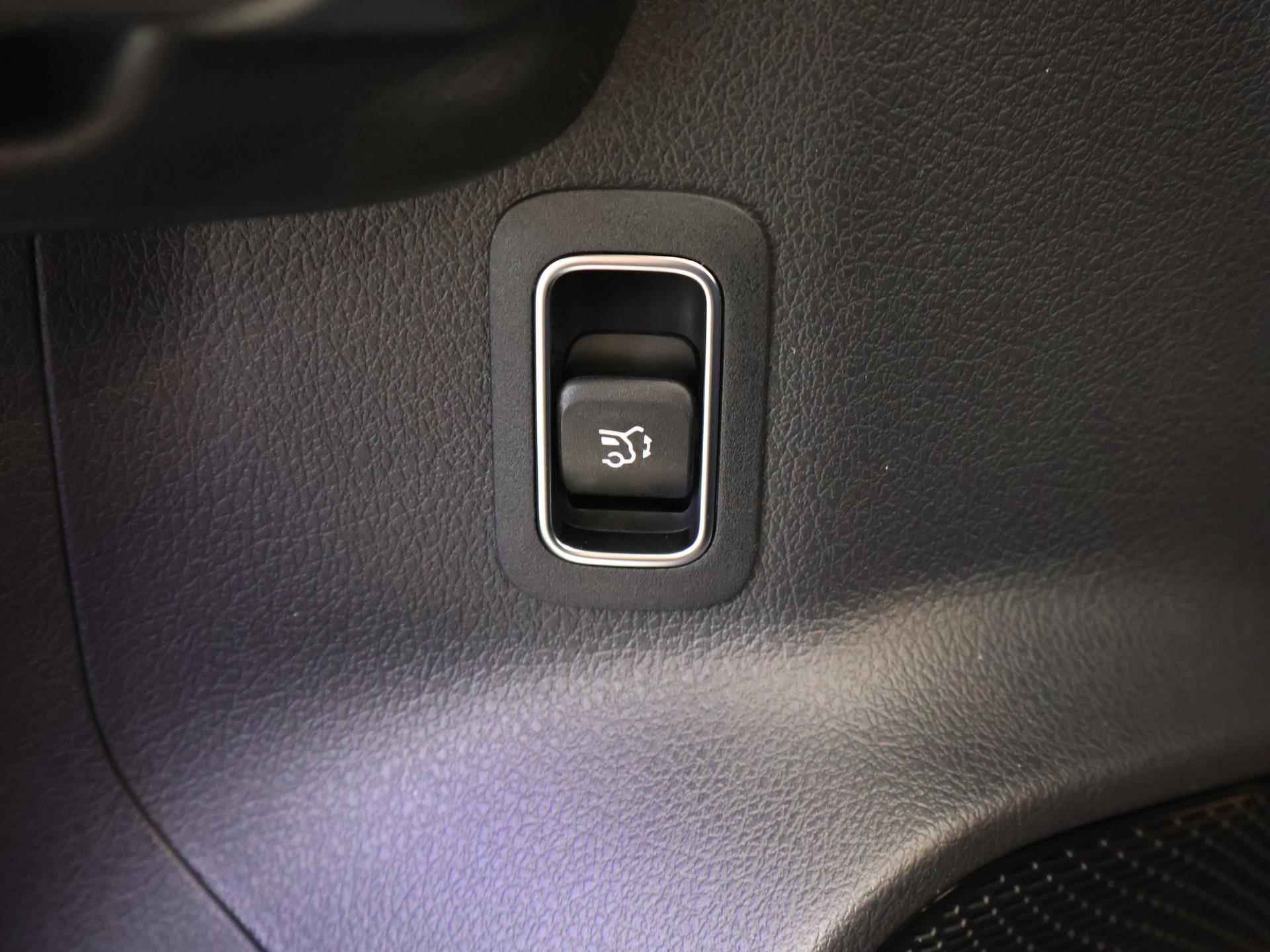 Mercedes-Benz EQA 250+ AMG Line 71 kWh | Panoramdak | Nightpakket incl. 20'' | achteruitrijcamera | stoelverwarming | Led - 42/49