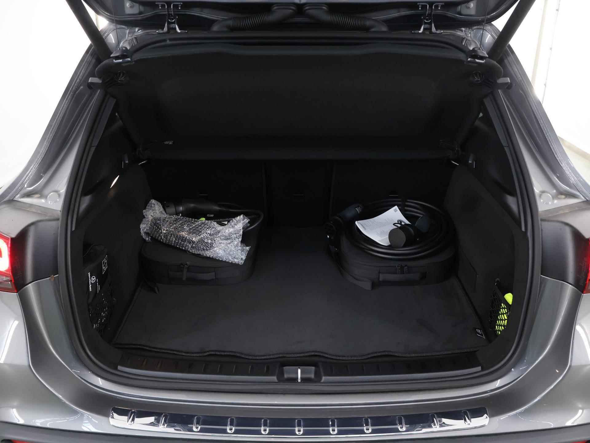Mercedes-Benz EQA 250+ AMG Line 71 kWh | Panoramdak | Nightpakket incl. 20'' | achteruitrijcamera | stoelverwarming | Led - 43/49