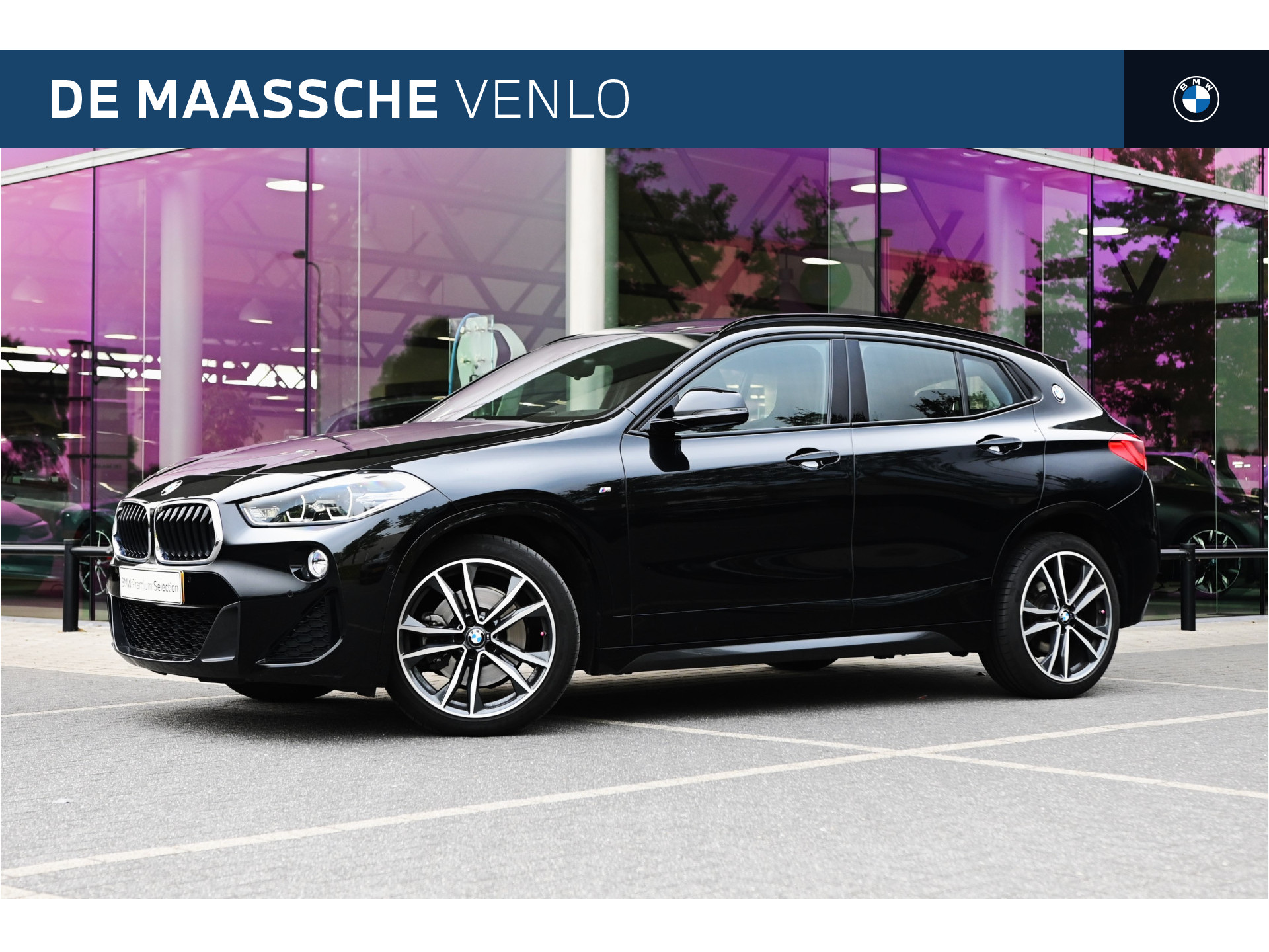 BMW X2 sDrive20i High Executive M Sport Automaat / Trekhaak / Achteruitrijcamera / M Sportstoelen / LED / Head-Up / Park Assistant / Stoelverwarming