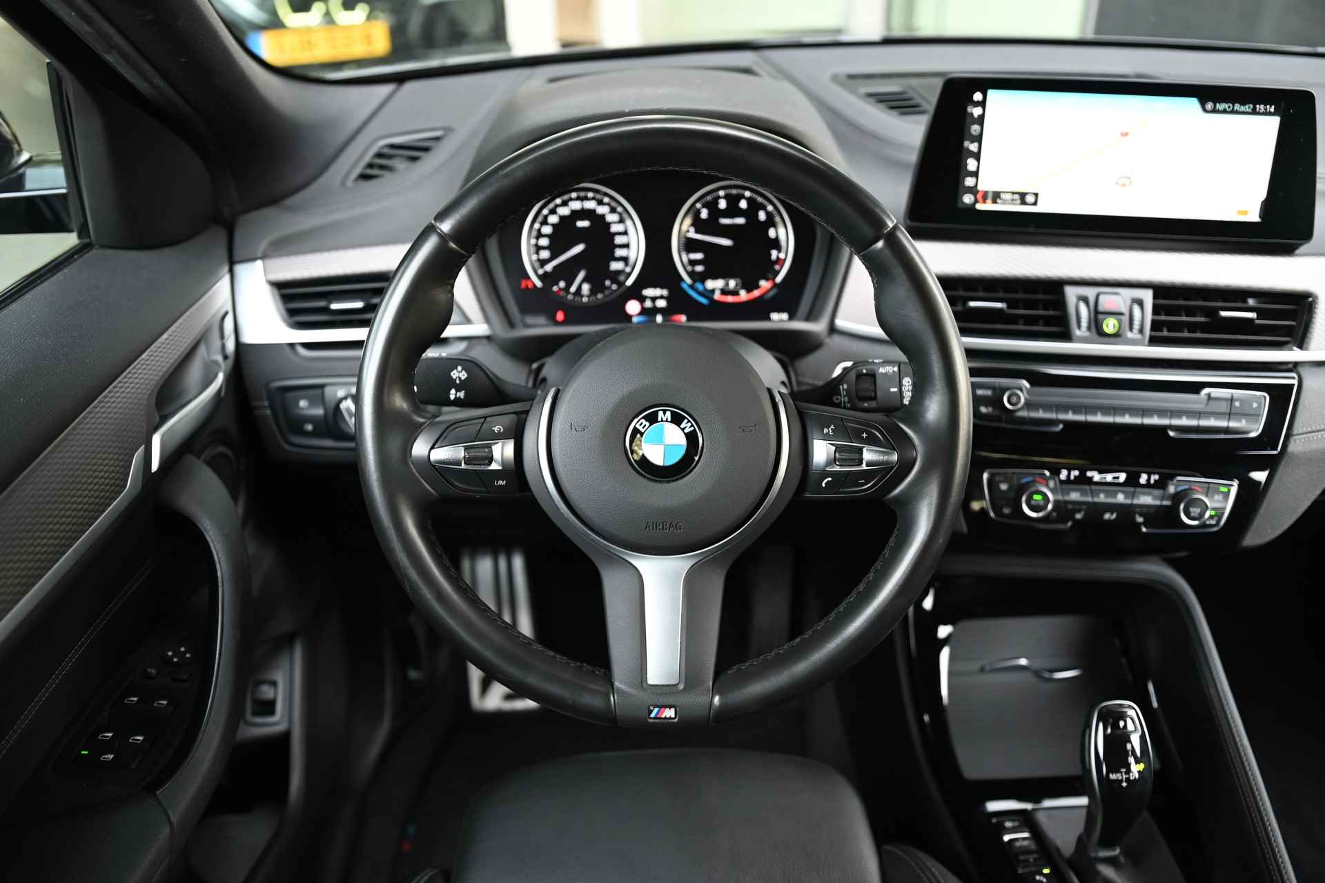 BMW X2 sDrive20i High Executive M Sport Automaat / Trekhaak / Achteruitrijcamera / M Sportstoelen / LED / Head-Up / Park Assistant / Stoelverwarming - 8/28