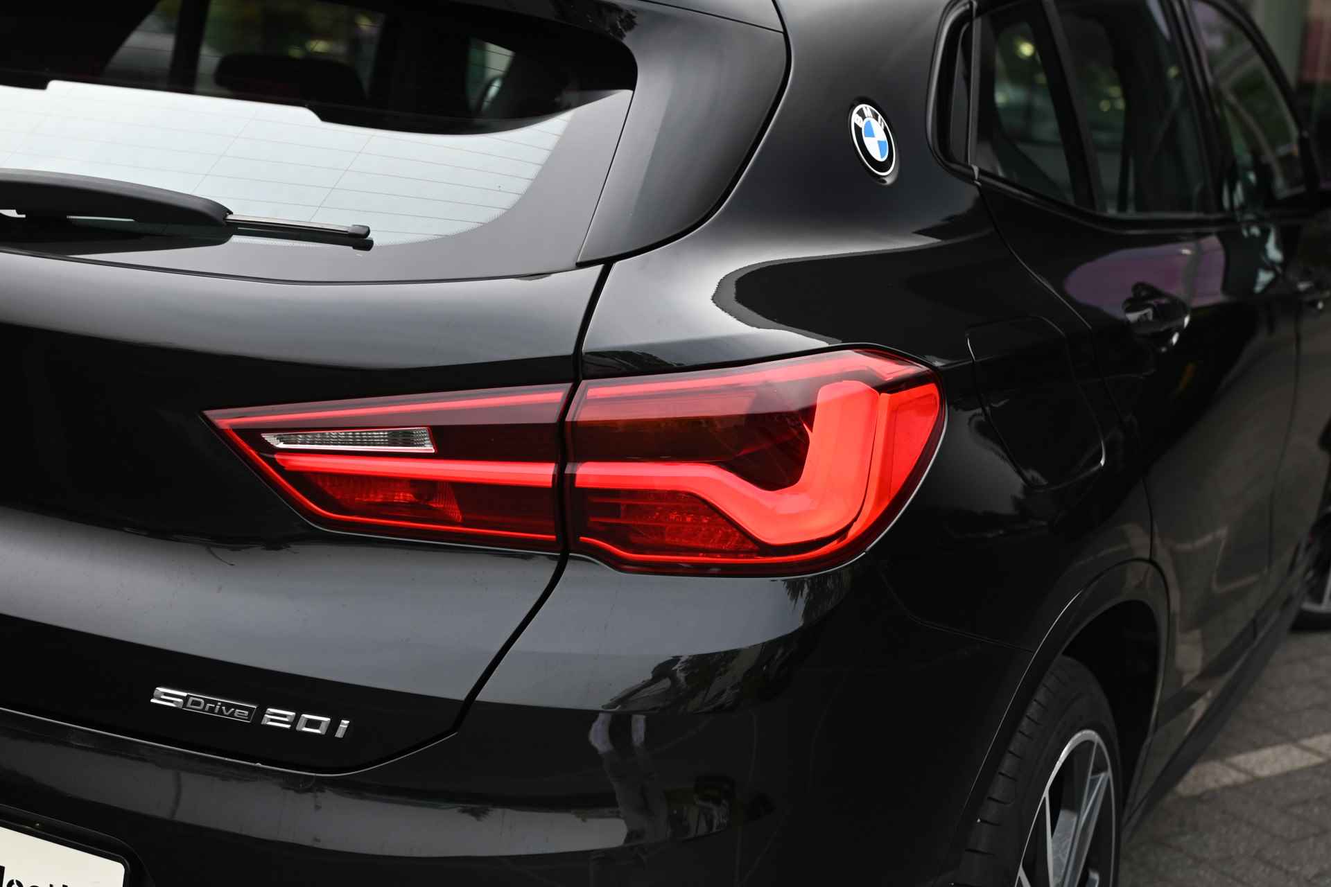 BMW X2 sDrive20i High Executive M Sport Automaat / Trekhaak / Achteruitrijcamera / M Sportstoelen / LED / Head-Up / Park Assistant / Stoelverwarming - 28/28