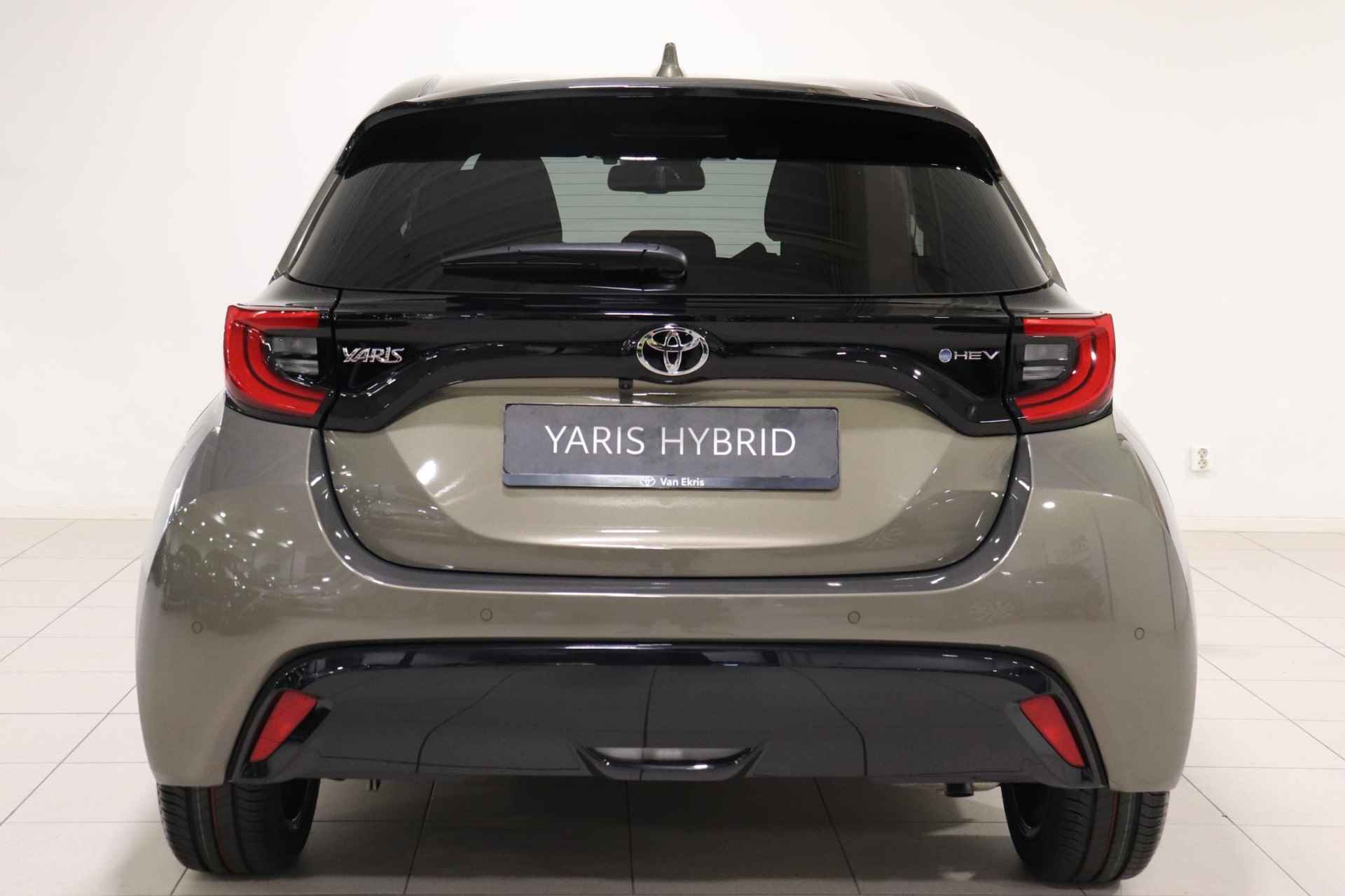 Toyota Yaris 1.5 Hybrid 130 Executive, €1000,- Inruilpremie, BSM, Draadloos Apple Carplay & Android Auto, Verwarmen en verkoelen op afstand, Stuur & Stoelverwarming, - 4/40