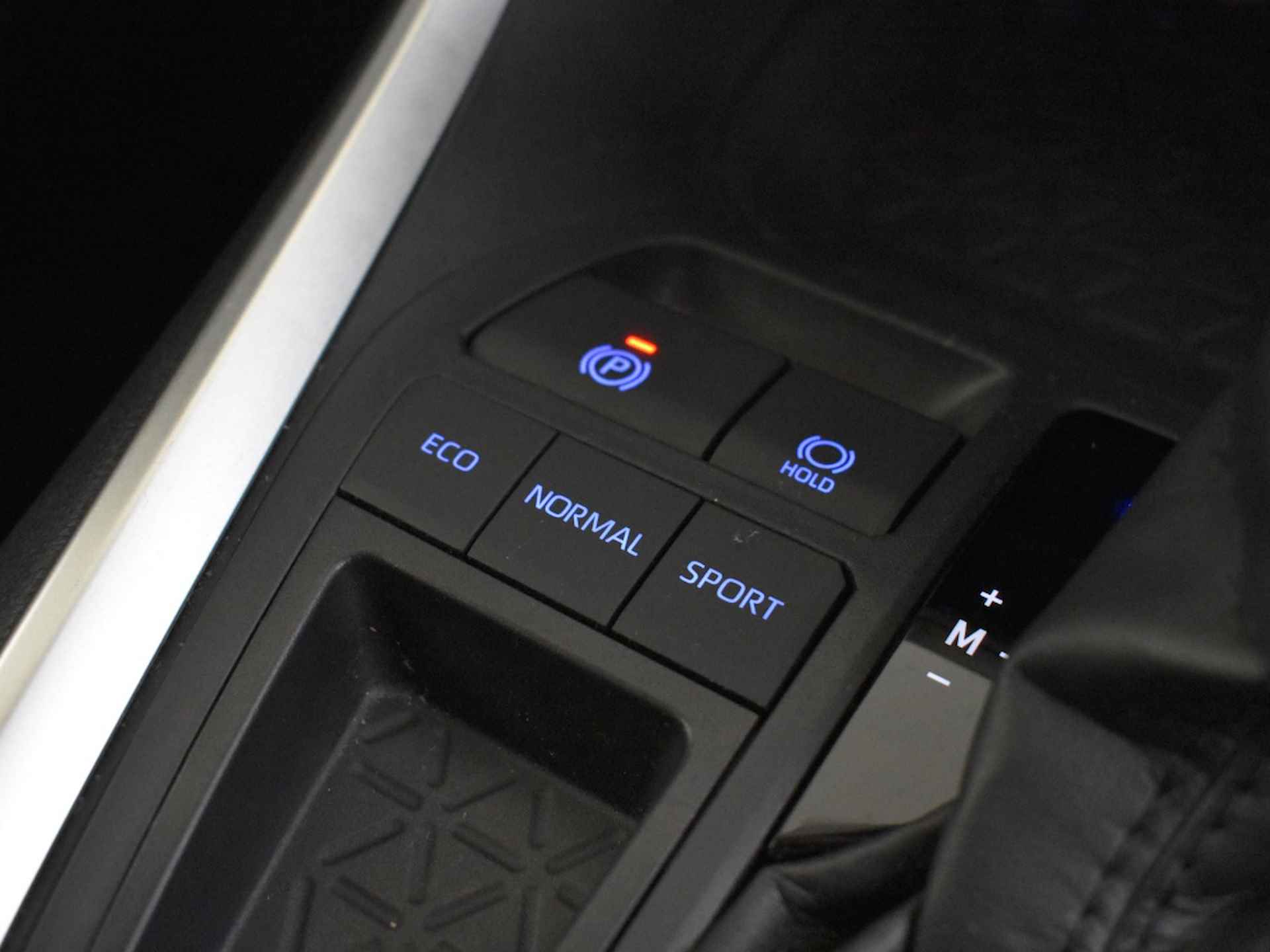 Toyota RAV4 2.0 VVT-iE First Edition Automaat | Trekhaak | Navi - 32/39