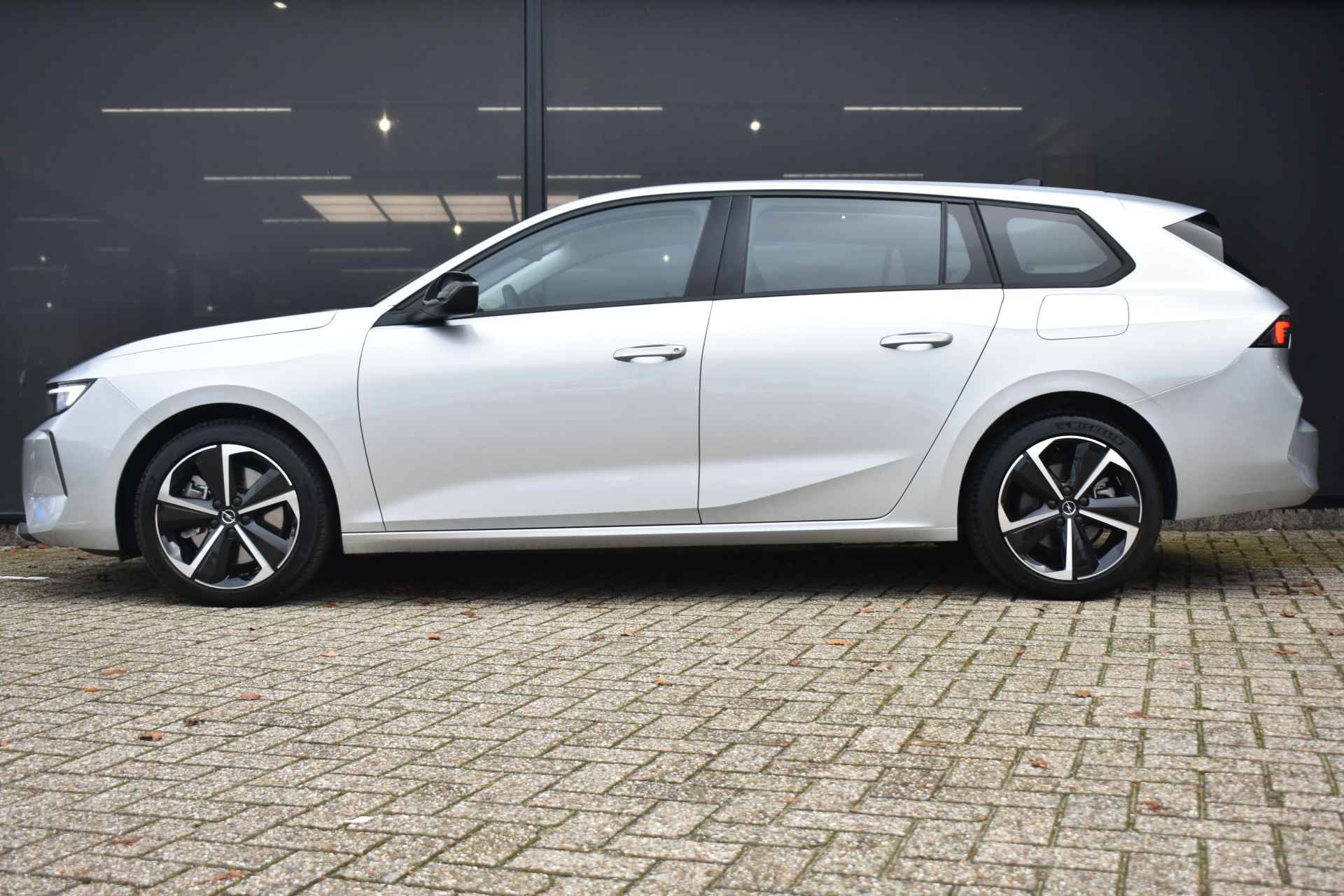 Opel Astra Sports Tourer 1.6 Turbo Plug-In Hybrid 180pk Automaat | Navigatie by App | Parkeersensoren | Climate Control | Full-LED | Nieuws - 3/49