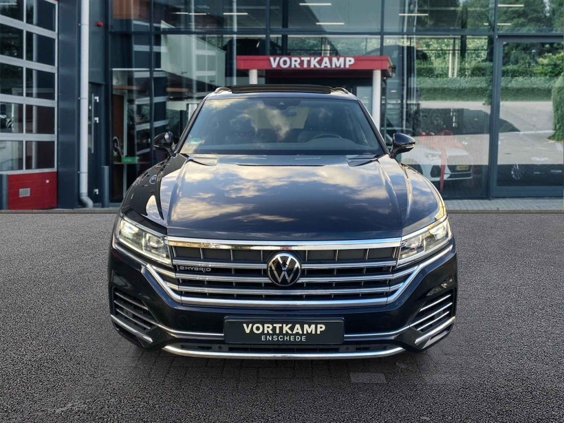 VOLKSWAGEN Touareg 3.0 TSI ELEGANCE 4MOTION EHYBRID LEDER/PANO-DAK/TREKHAAK/ACC/CAM - 2/30