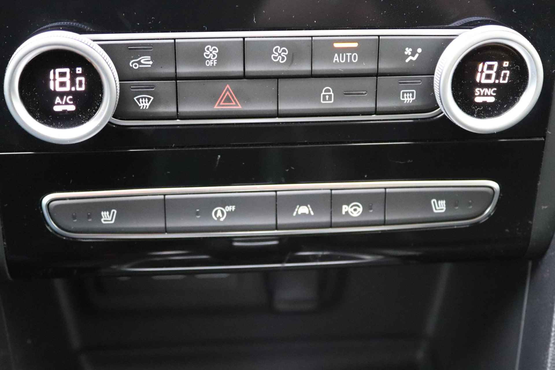 Renault Mégane Estate 1.3 TCe 140 EDC Techno | Automaat | Navigatie 9,3" |  Apple Carplay | LED koplampen | Camera | Parkeersensoren | Bose Audio | Winter-pakket | LMV 17" | - 10/35