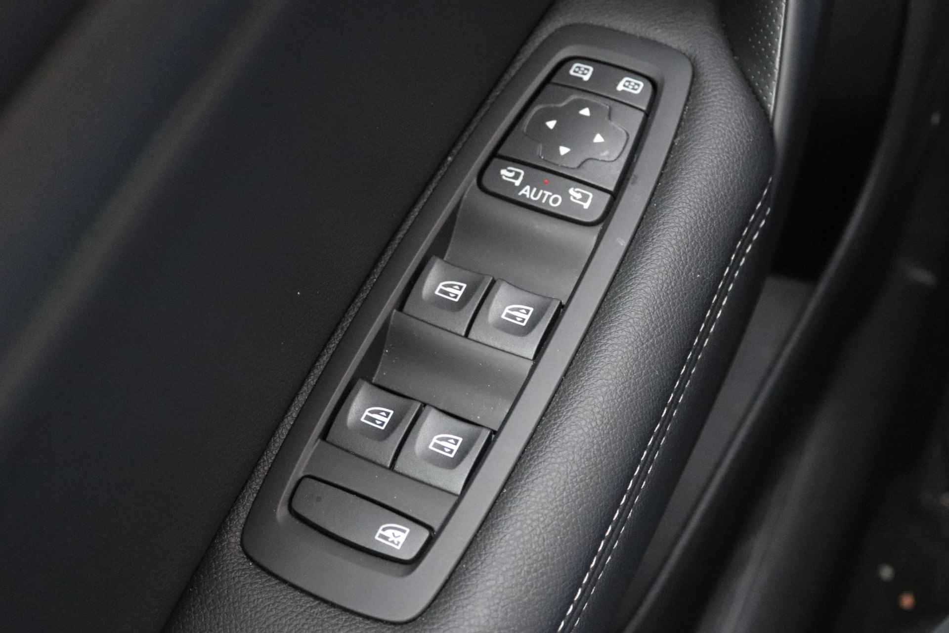Renault Mégane Estate 1.3 TCe 140 EDC Techno | Automaat | Navigatie 9,3" |  Apple Carplay | LED koplampen | Camera | Parkeersensoren | Bose Audio | Winter-pakket | LMV 17" | - 30/35