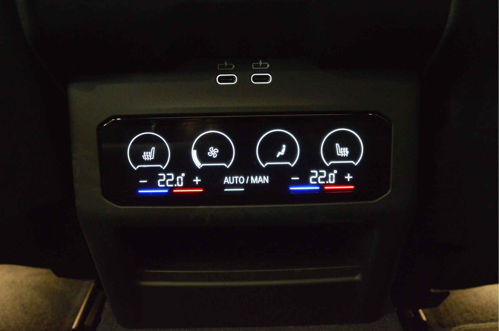 BMW 5 Serie Touring 530e M Sport Automaat / Panoramadak / Trekhaak / Adaptieve LED / Stoelventilatie / Parking Assistant / M Sportonderstel - 22/23