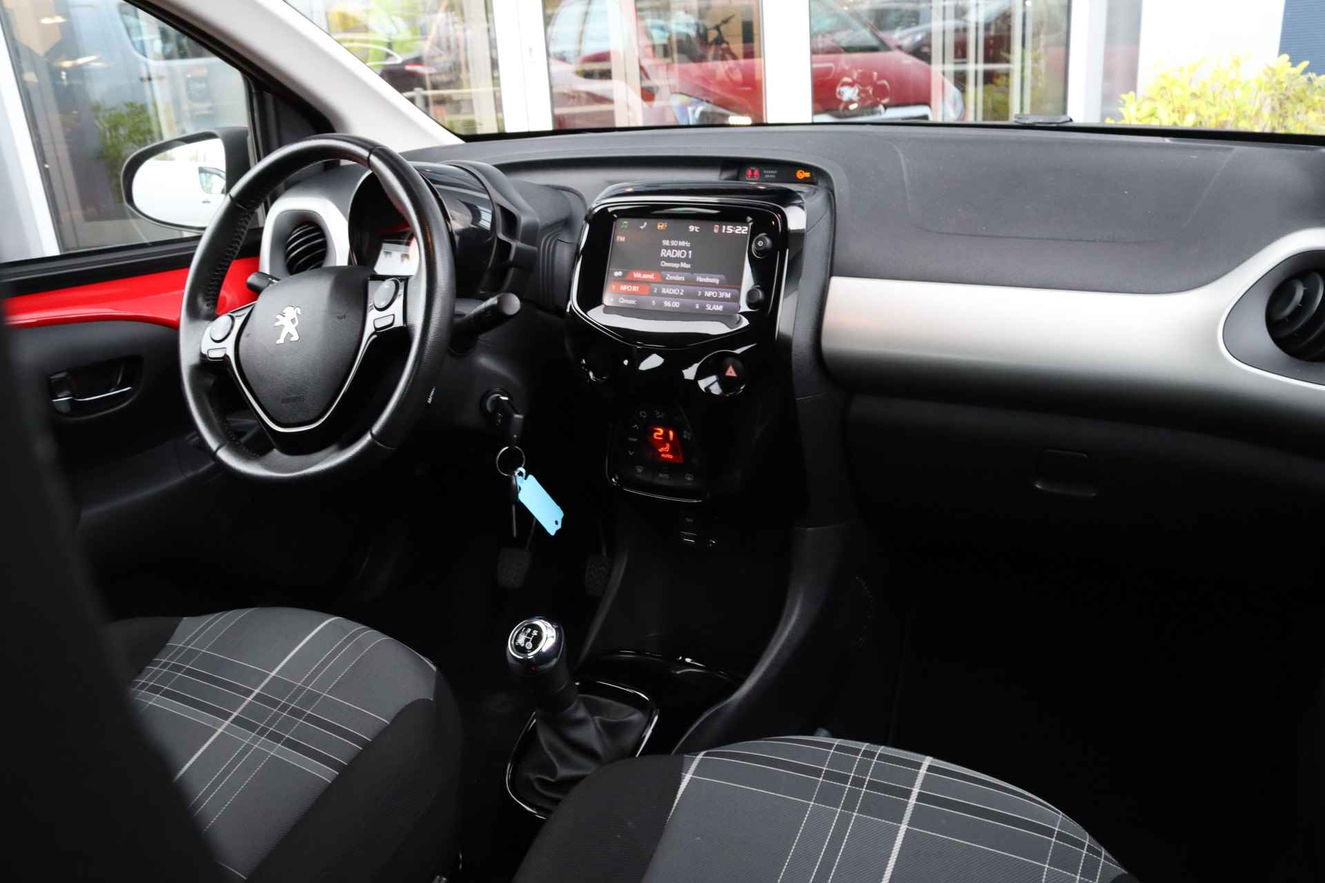 Peugeot 108 1.0 e-VTi Allure | Camera | Navigatie | Climate Control | Elektr. ramen | Bluetooth audio | DAB - 5/32