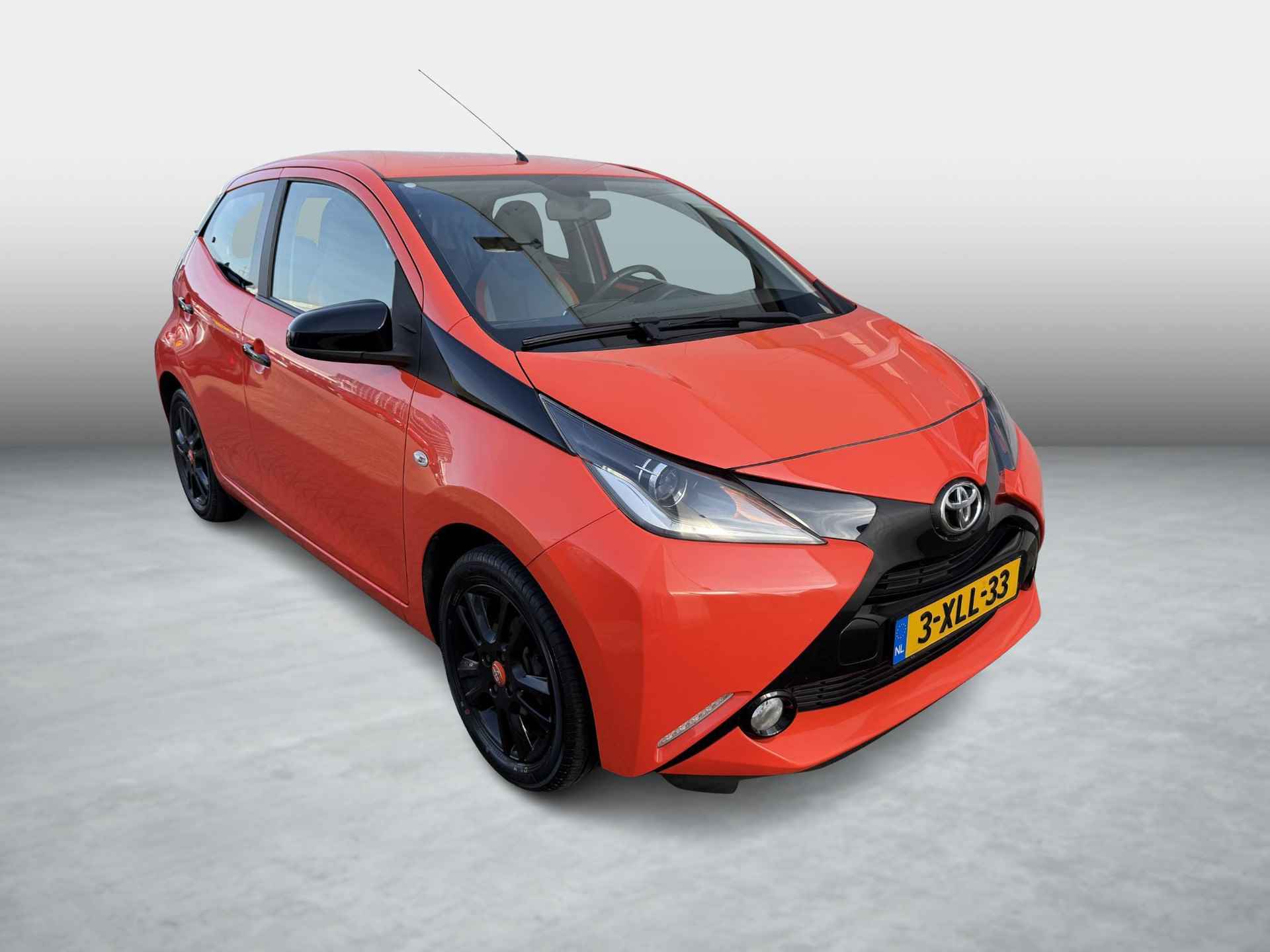 Toyota Aygo 1.0 VVT-i x-cite | Fietsensteun | Navigatie - 9/23