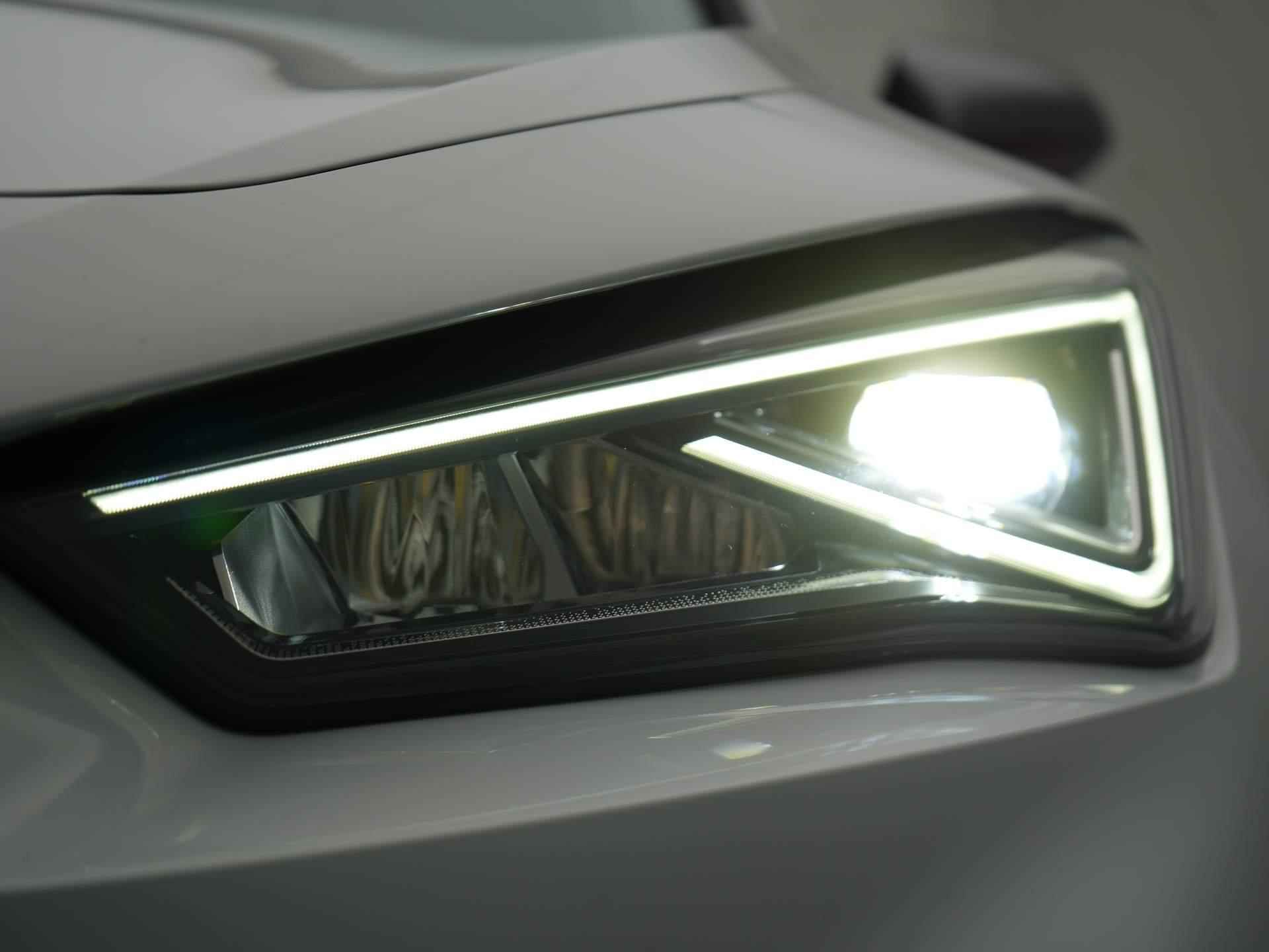 CUPRA Formentor 1.4 e-Hybrid 204pk Business LED + | 360 camera | Sfeerverlichting - 50/53