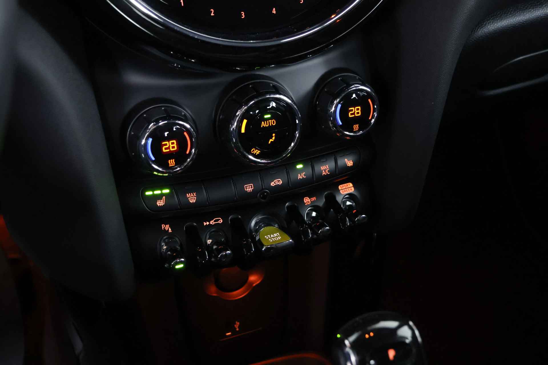 MINI Mini Electric MINI Electric Collection 33 kWh / Leder / LED / Apple CarPlay / Cruisecontrol - 15/25