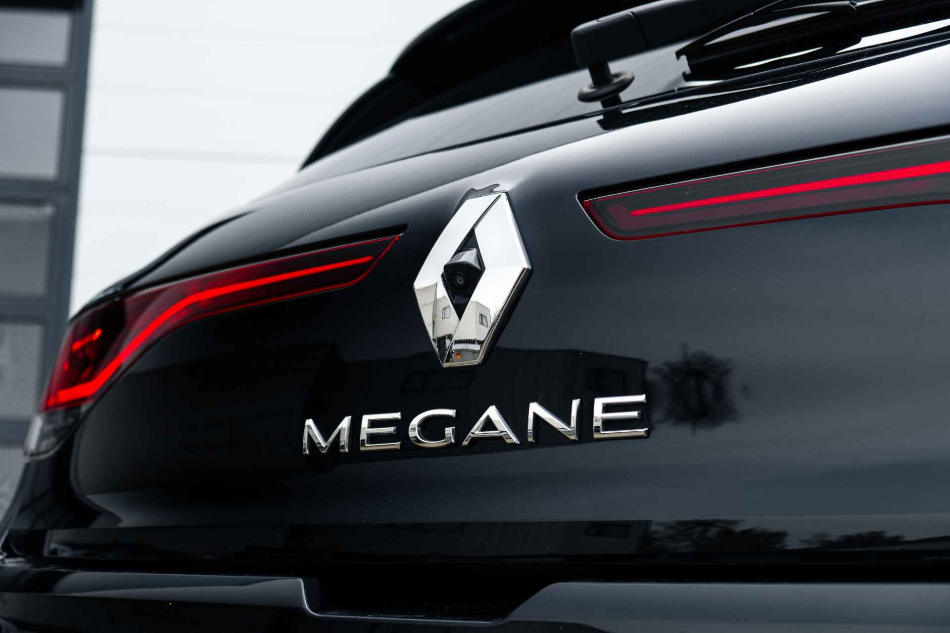 Renault Mégane 1.3 TCe R.S. Line Grote Navigatie - Alcantara - Stoelverwarming - Parkeersensoren | incl. Bovag rijklaarpakket met 12 maanden garantie - 28/59