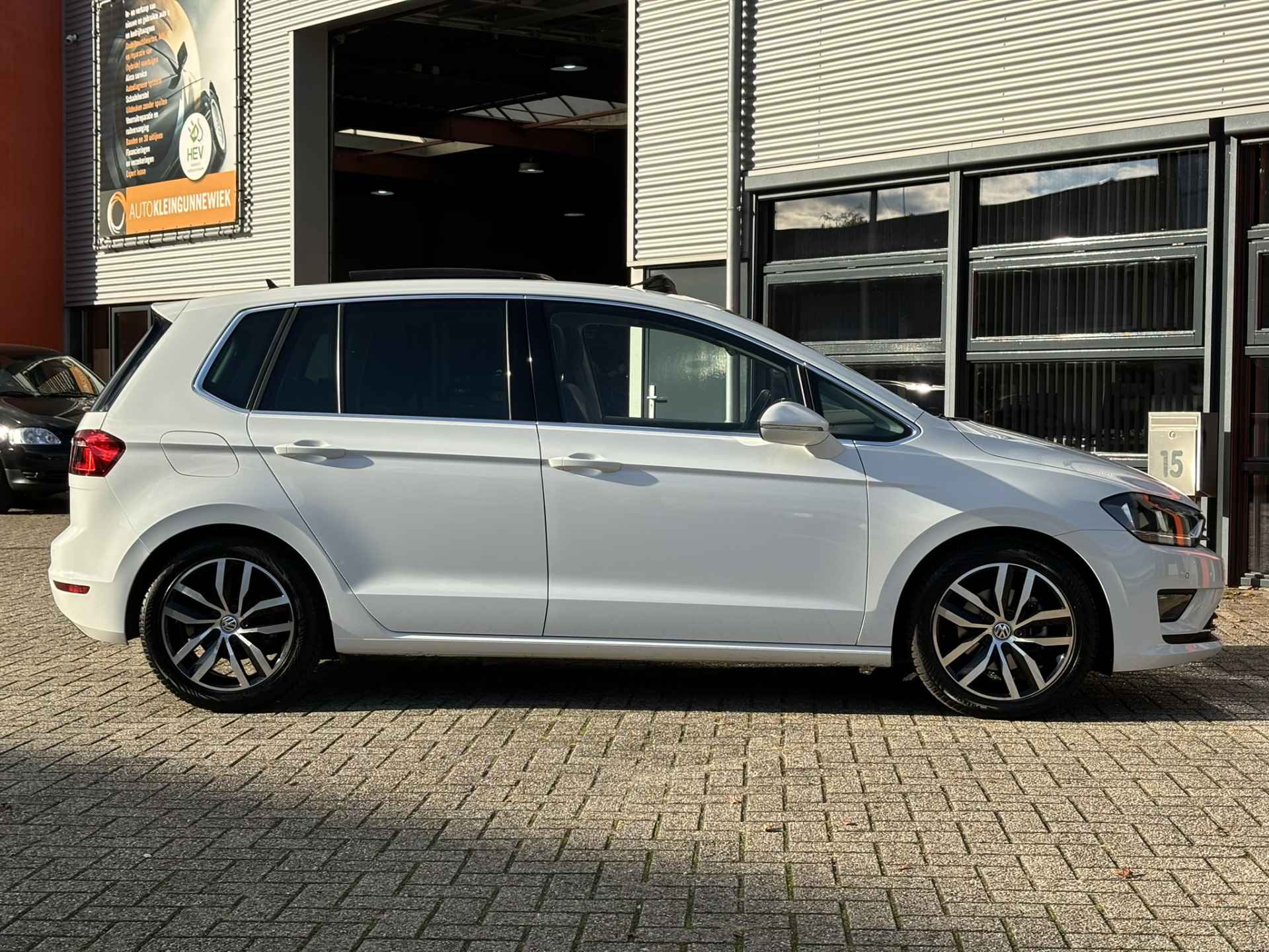 Volkswagen Golf Sportsvan 1.4 TSI Highline / Trekhaak / Allseason Banden / Schuifkanteldak / Airco / - 10/33