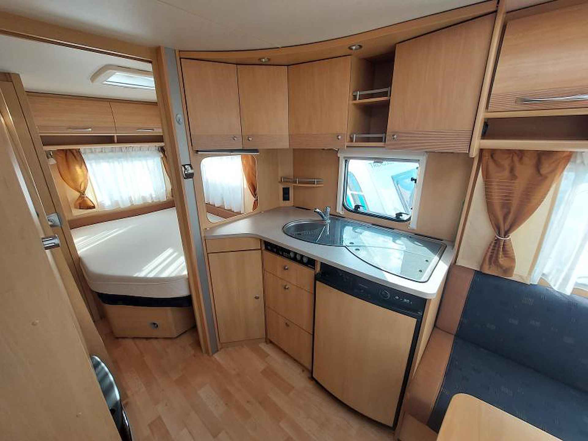 Dethleffs Camper 450 DB 2008 Fransbed - 7/14